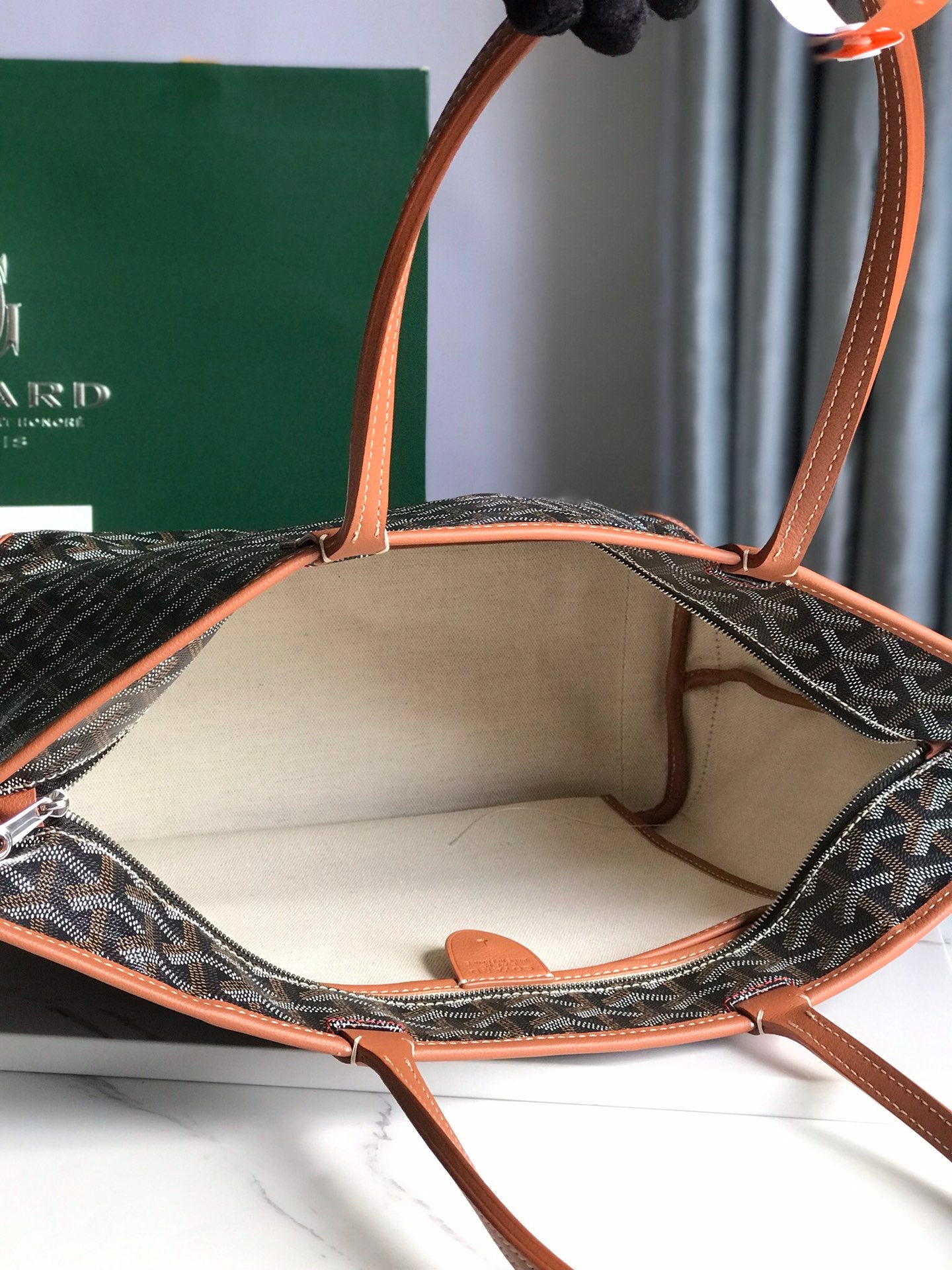 Handbag
