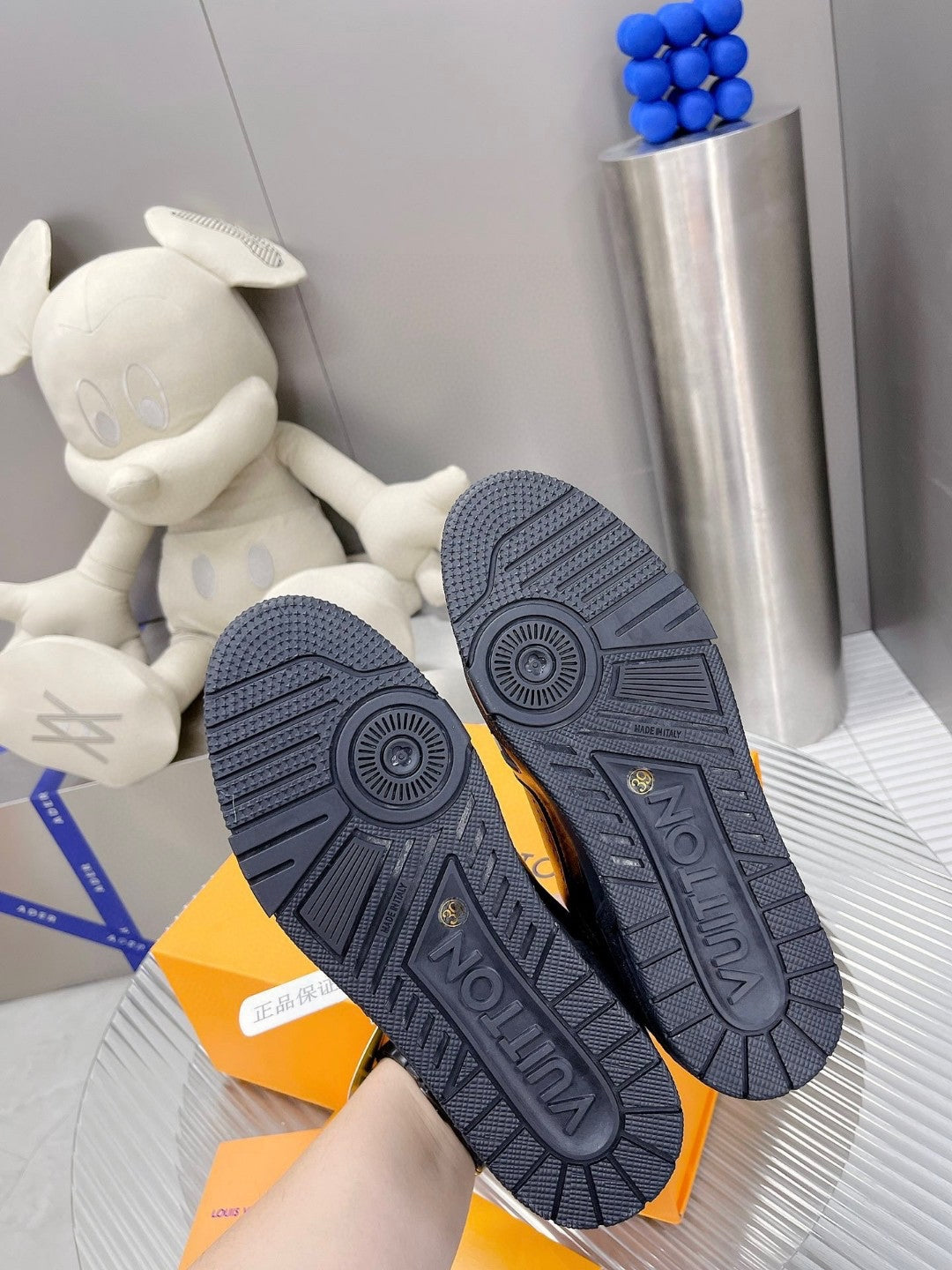 Sneakers