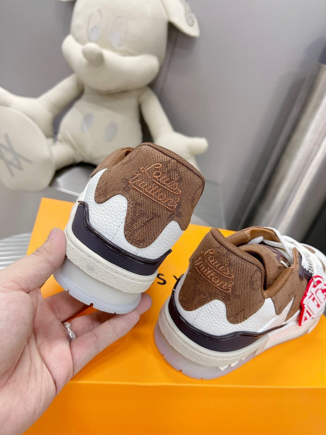 Sneakers