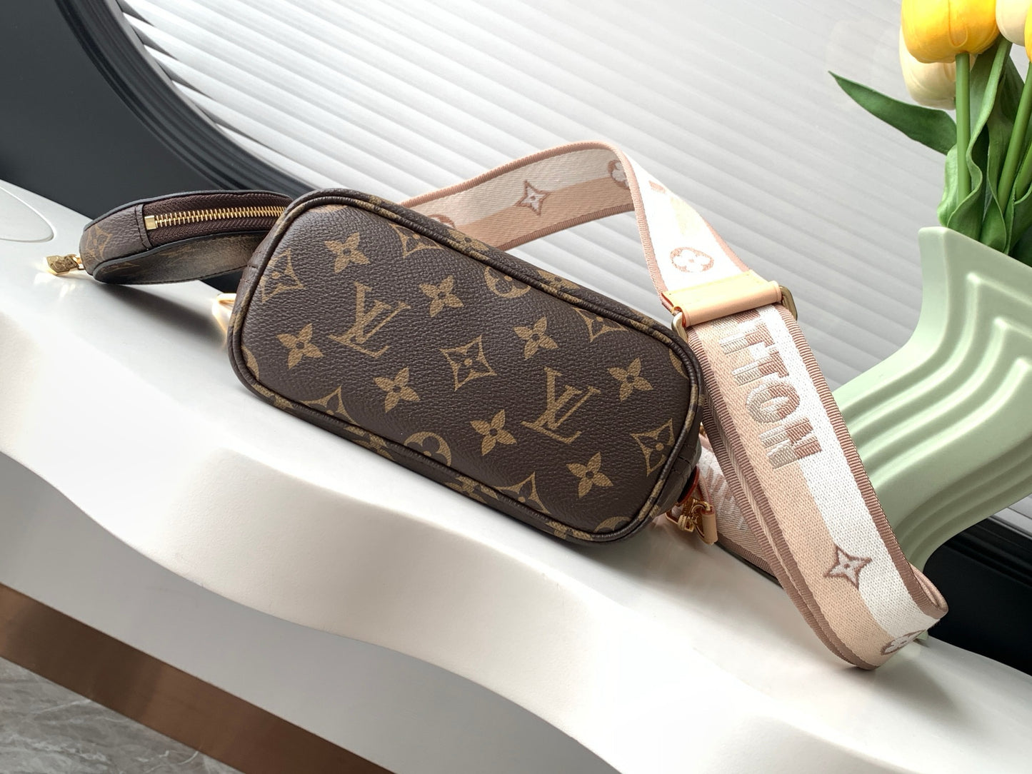 Handbag