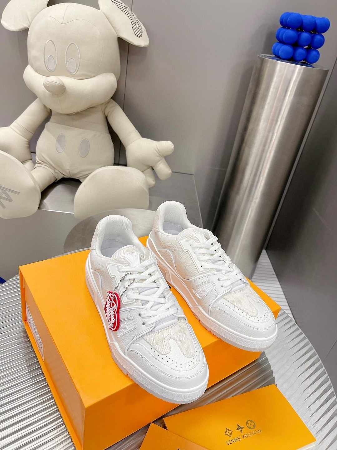Sneakers