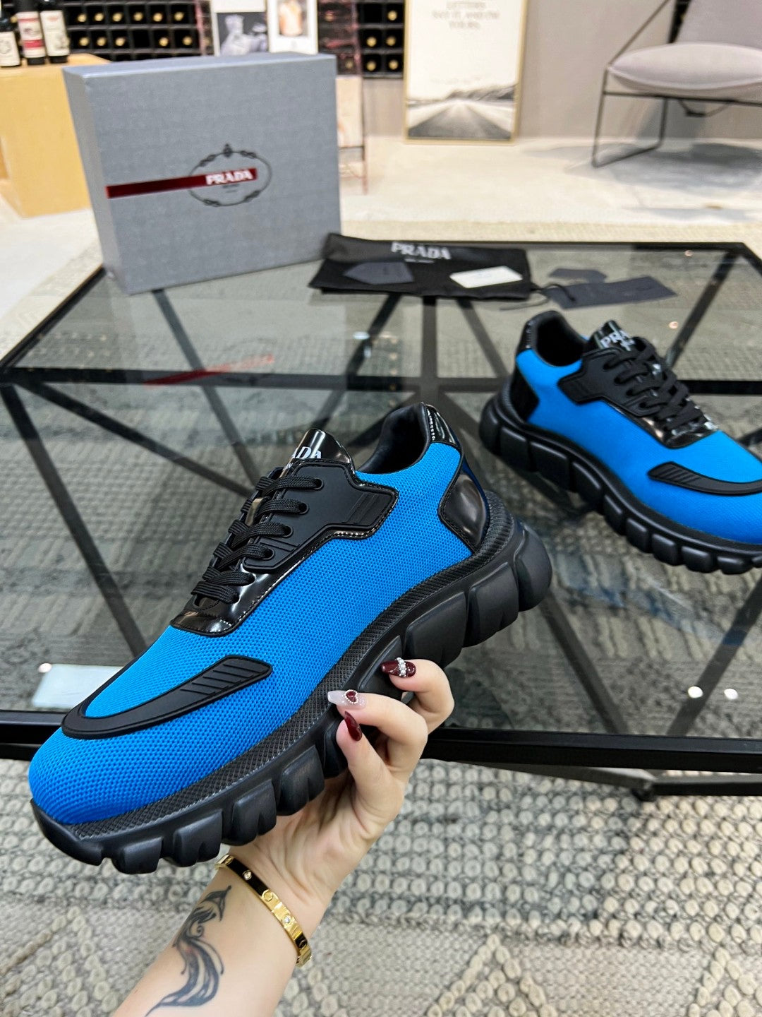 Sneakers