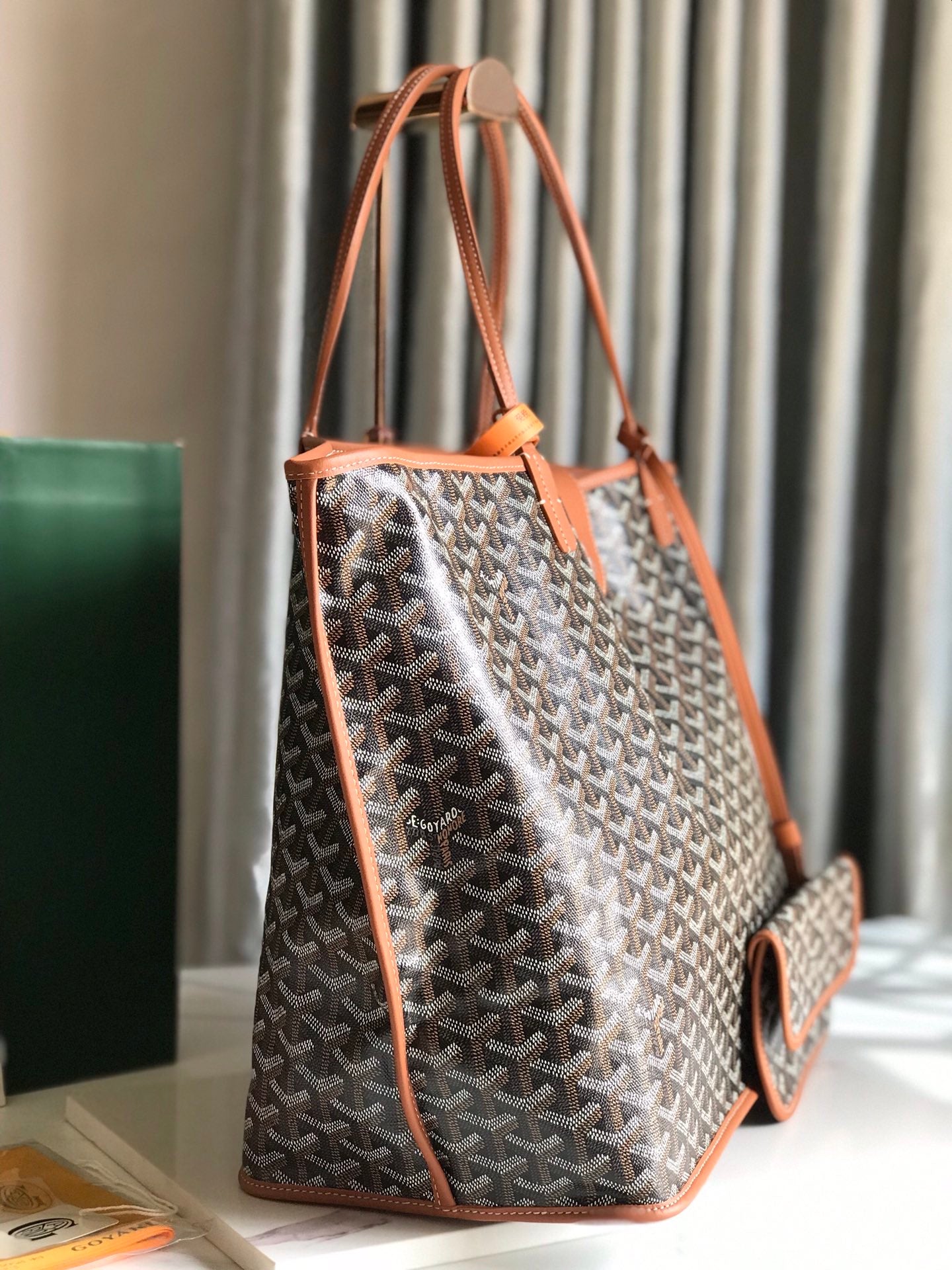 Handbag