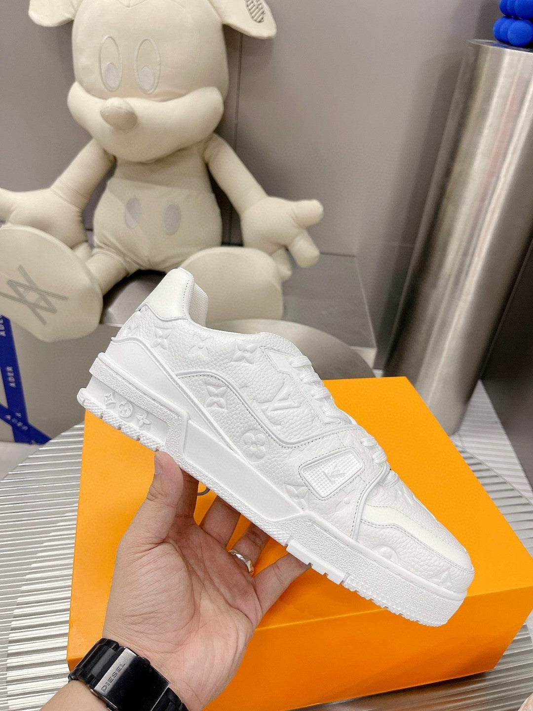 Sneakers