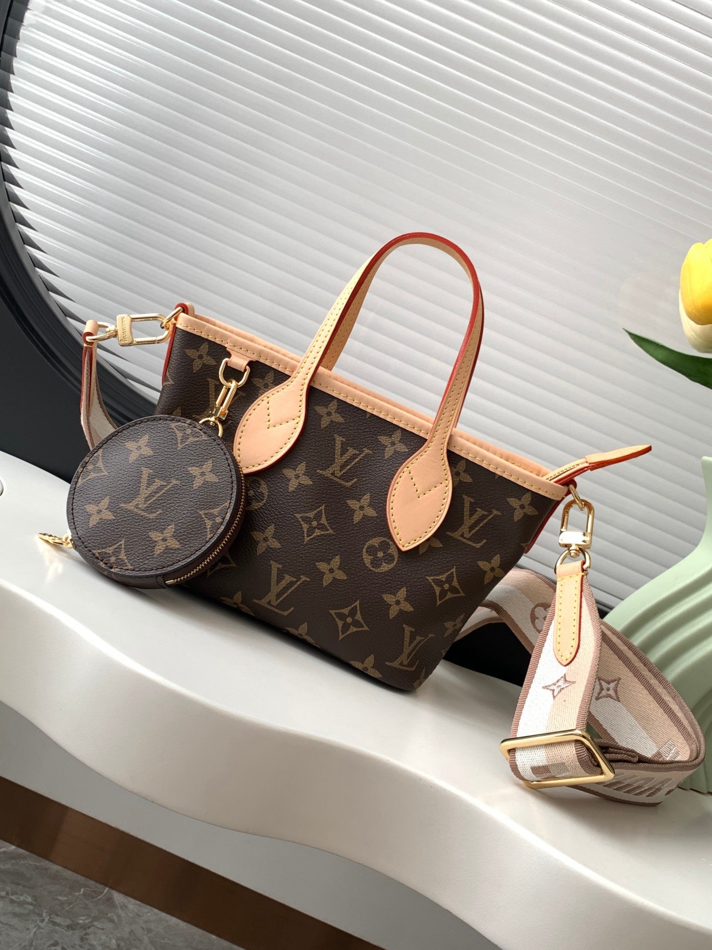Handbag