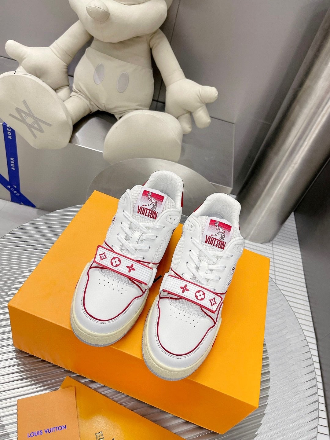 Sneakers