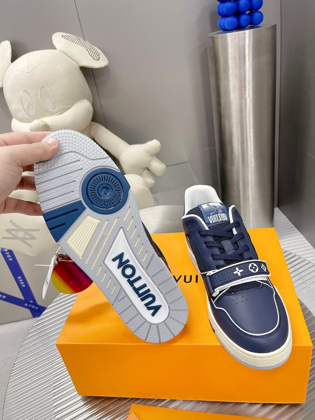Sneakers