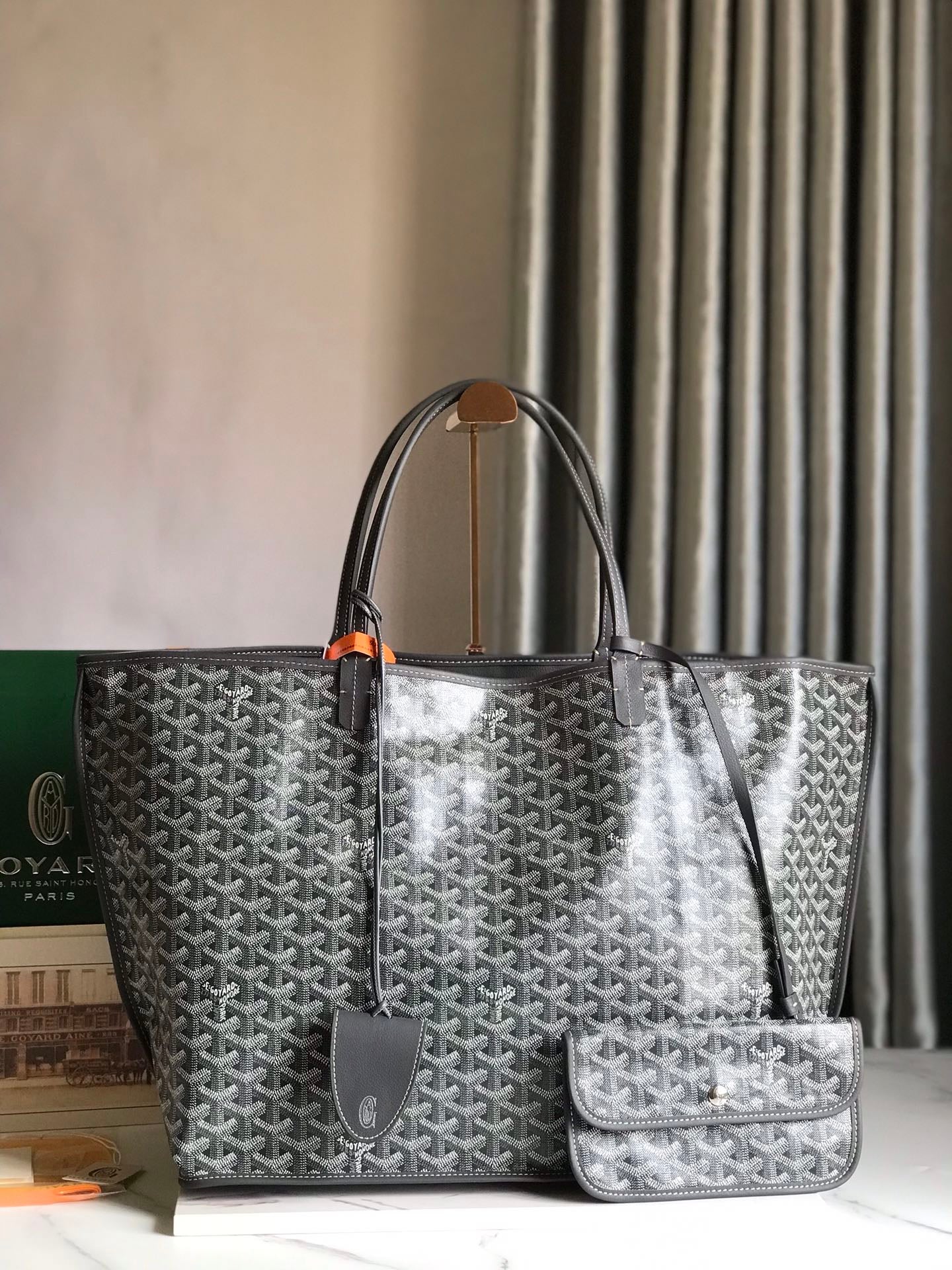 Handbag