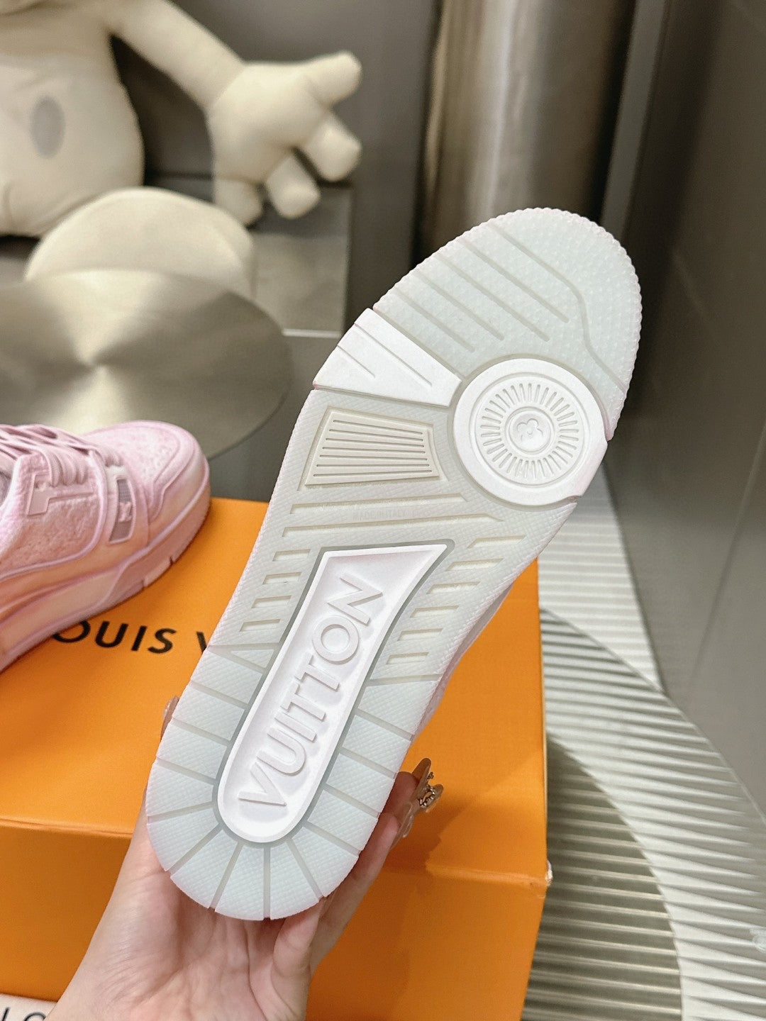 Sneakers