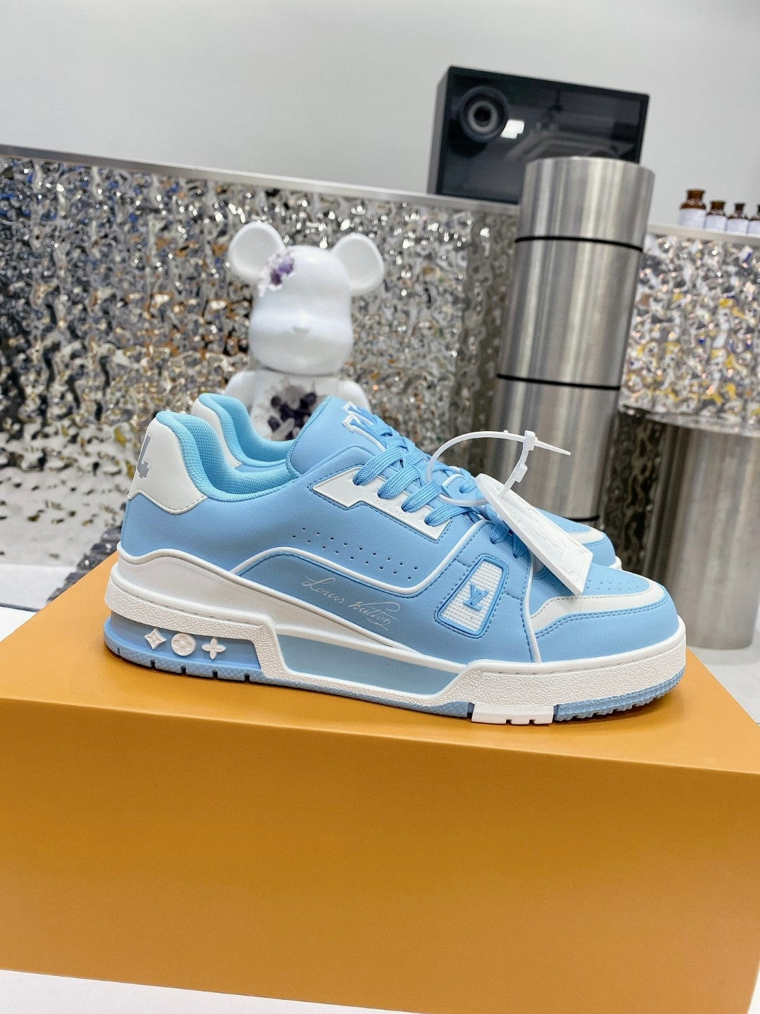 Sneakers