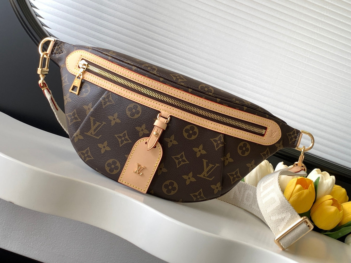 Handbag