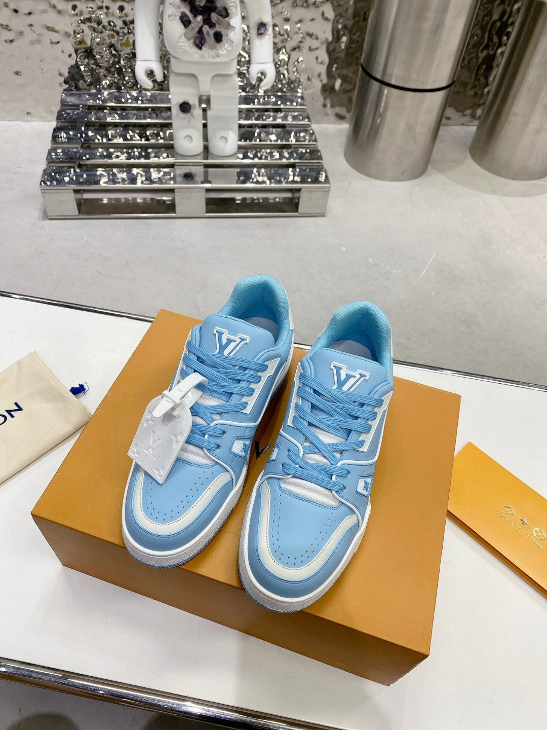 Sneakers