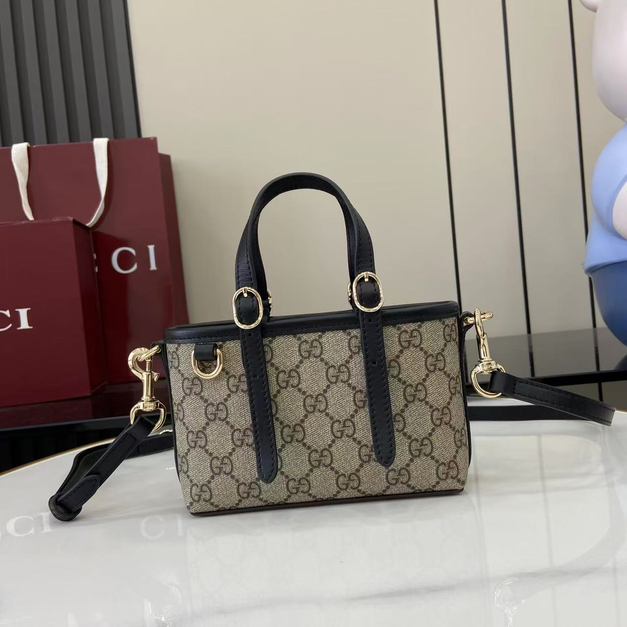 Handbag