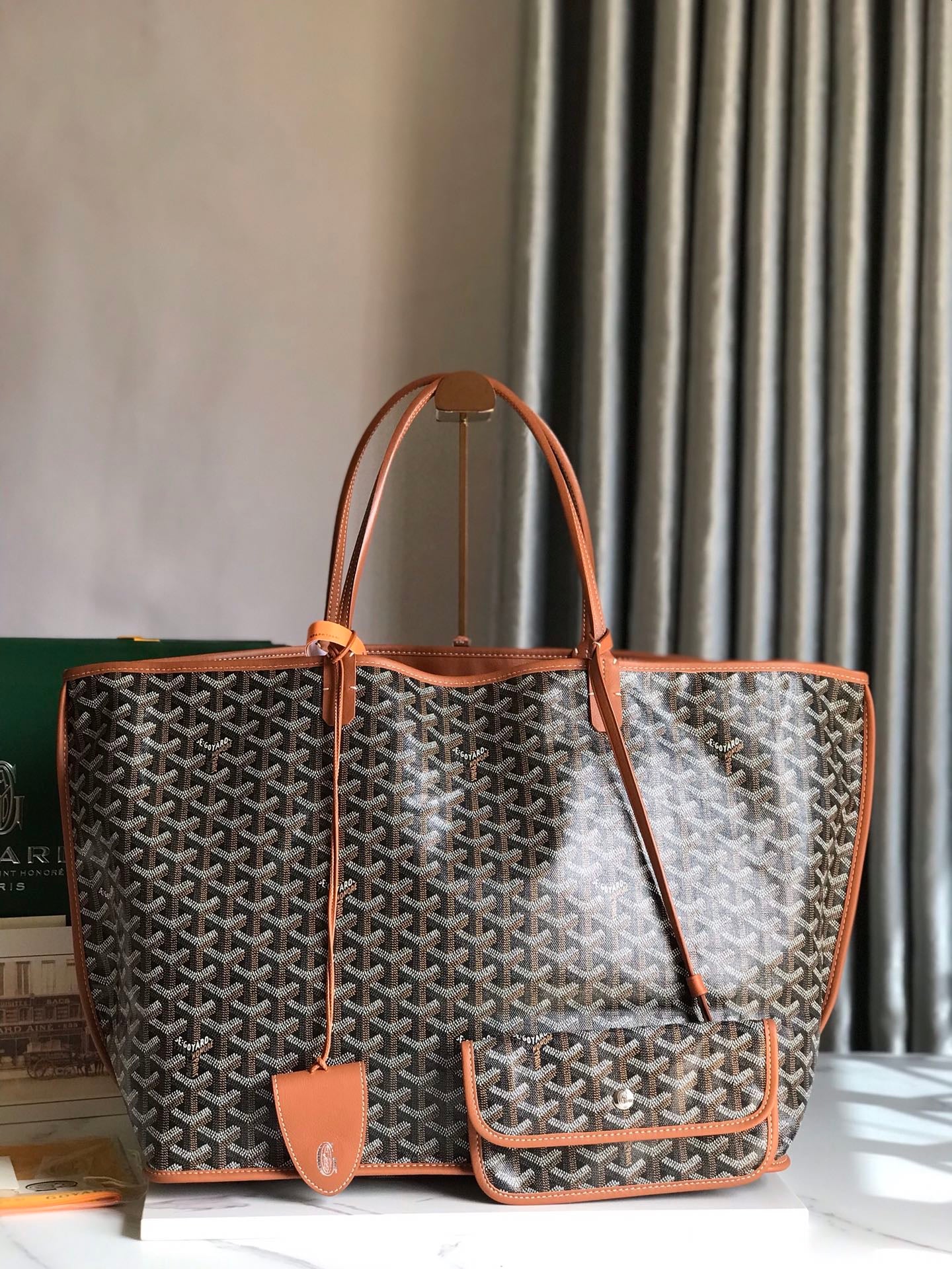 Handbag