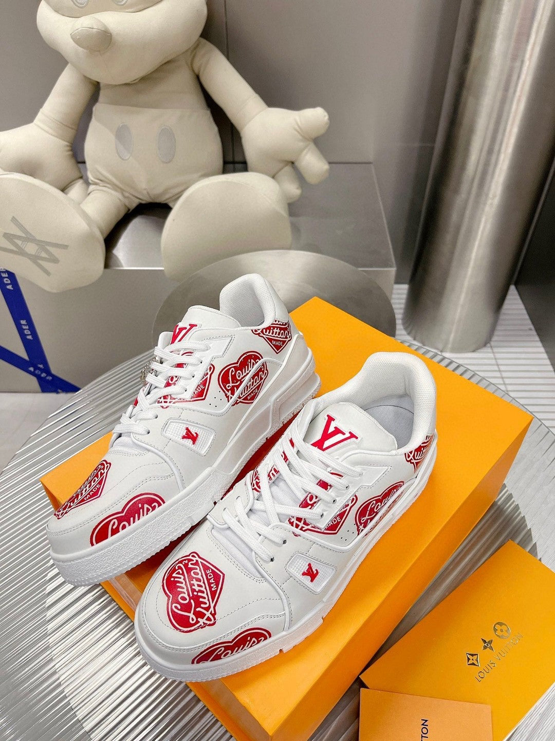 Sneakers