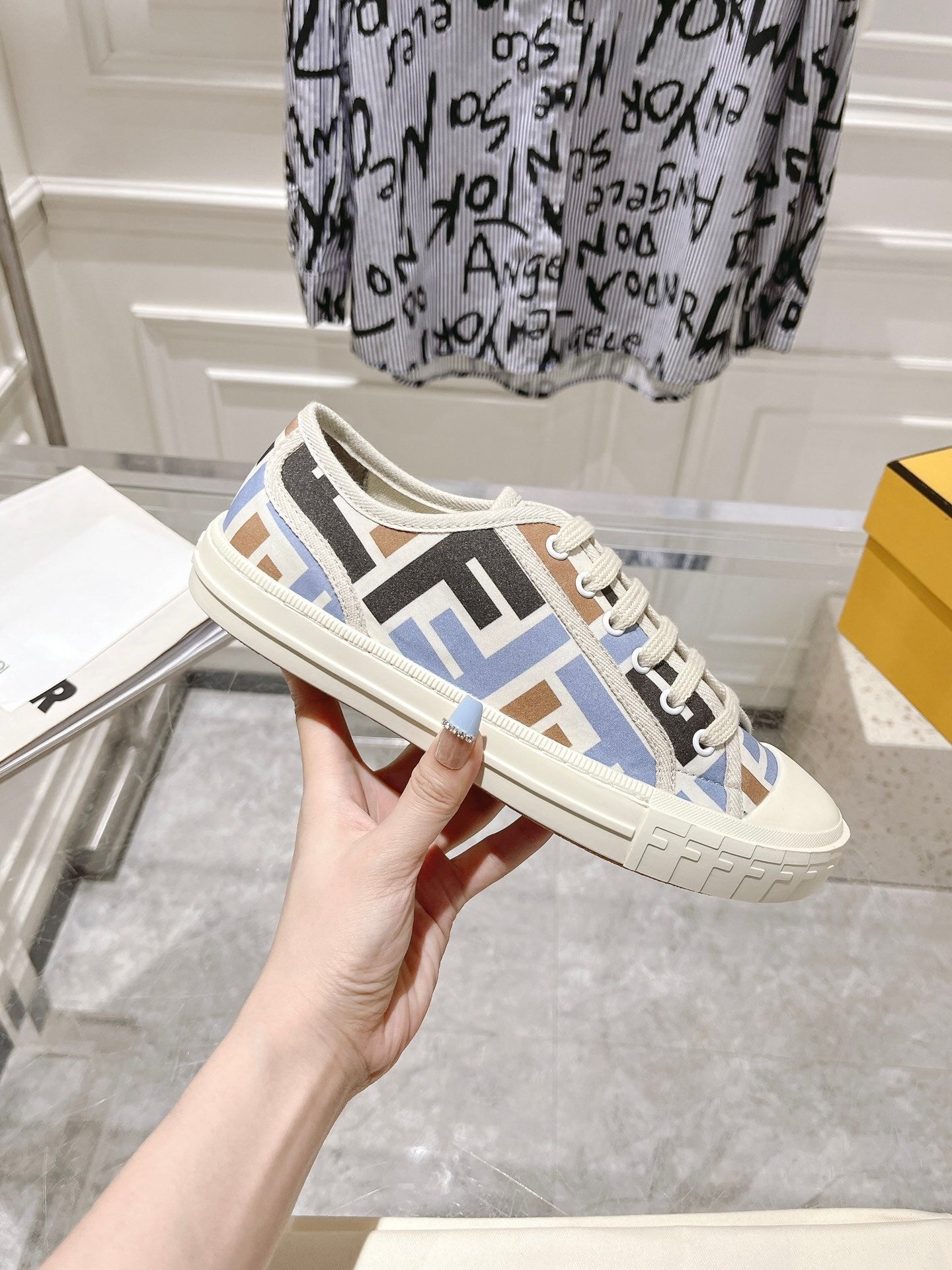 Sneakers