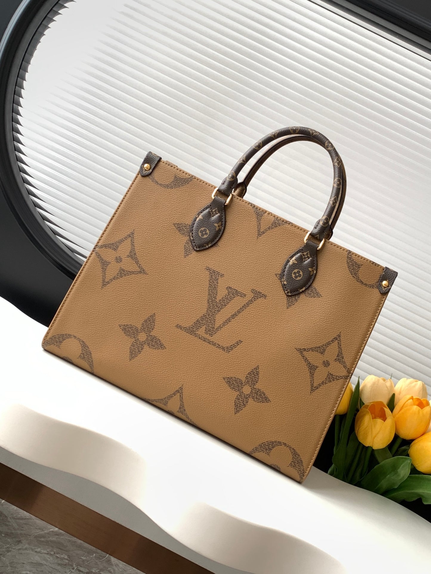 Handbag