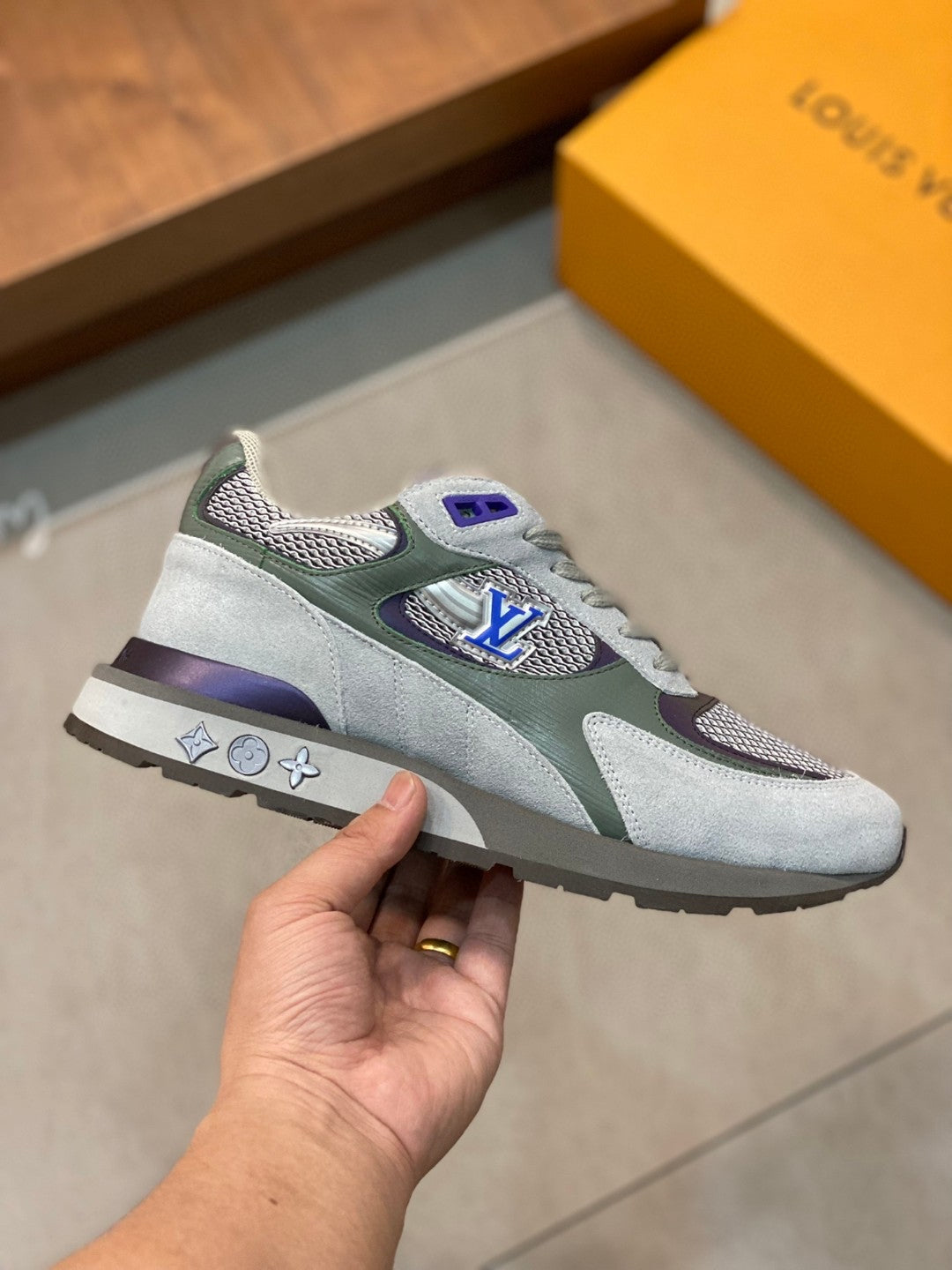 Sneakers