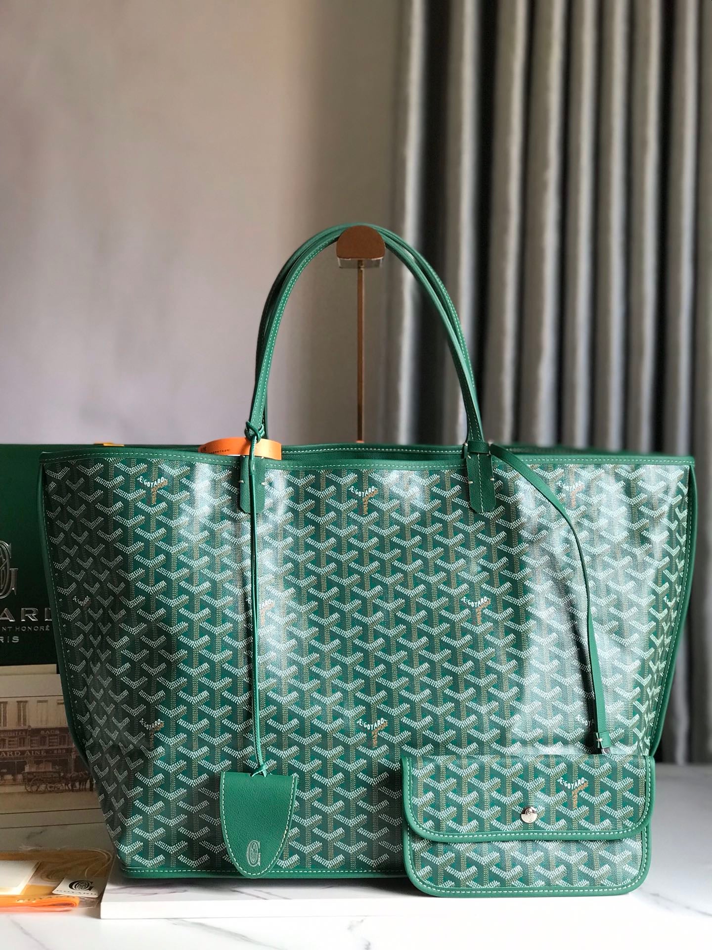 Handbag