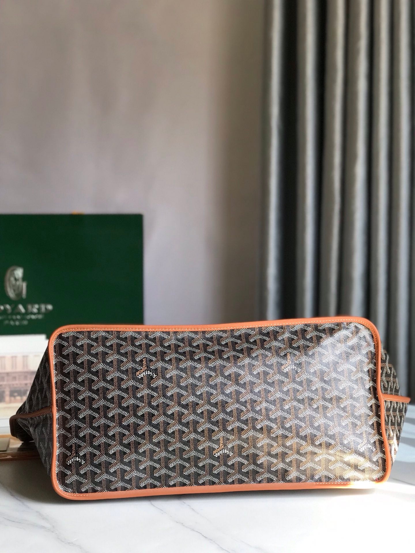 Handbag