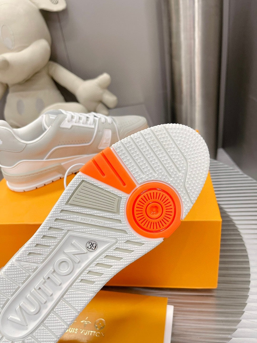 Sneakers