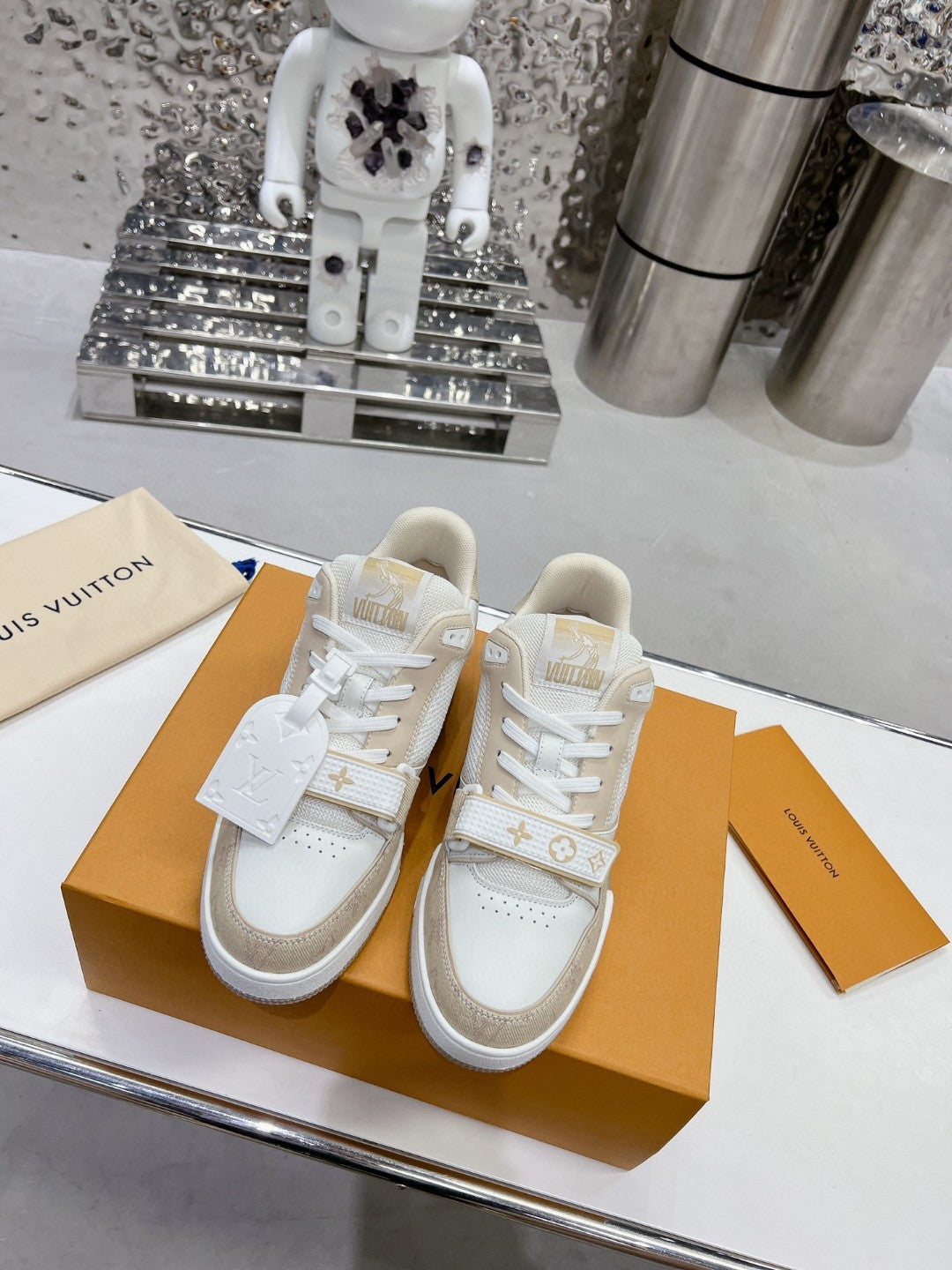 Sneakers