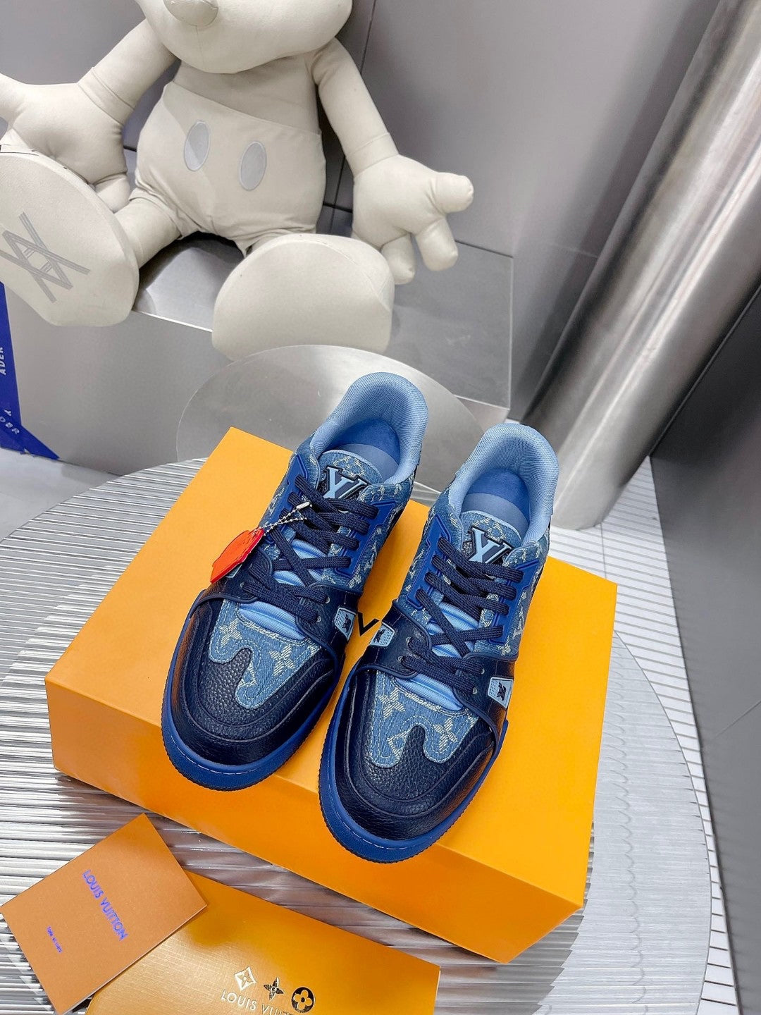 Sneakers