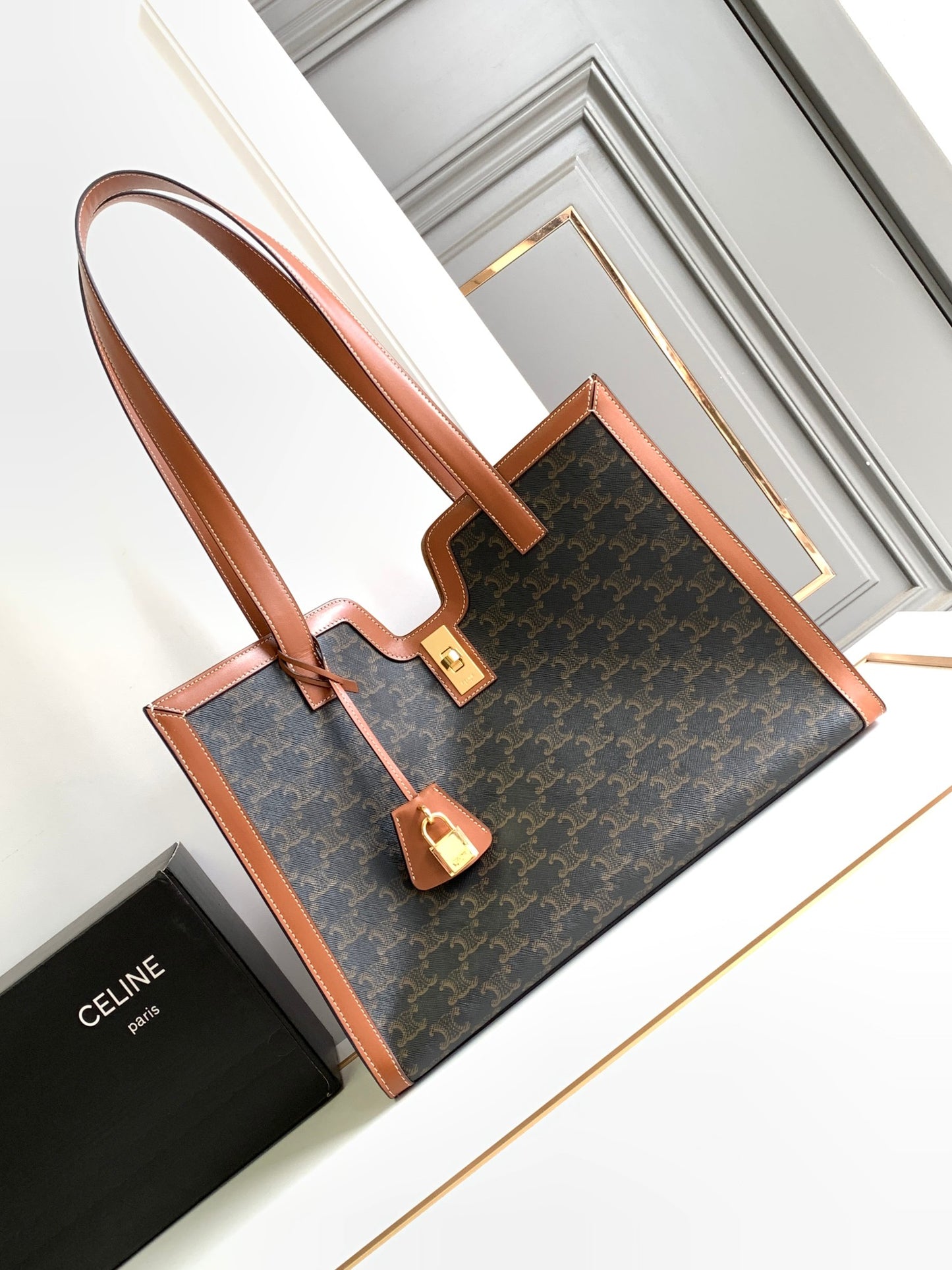 Handbag