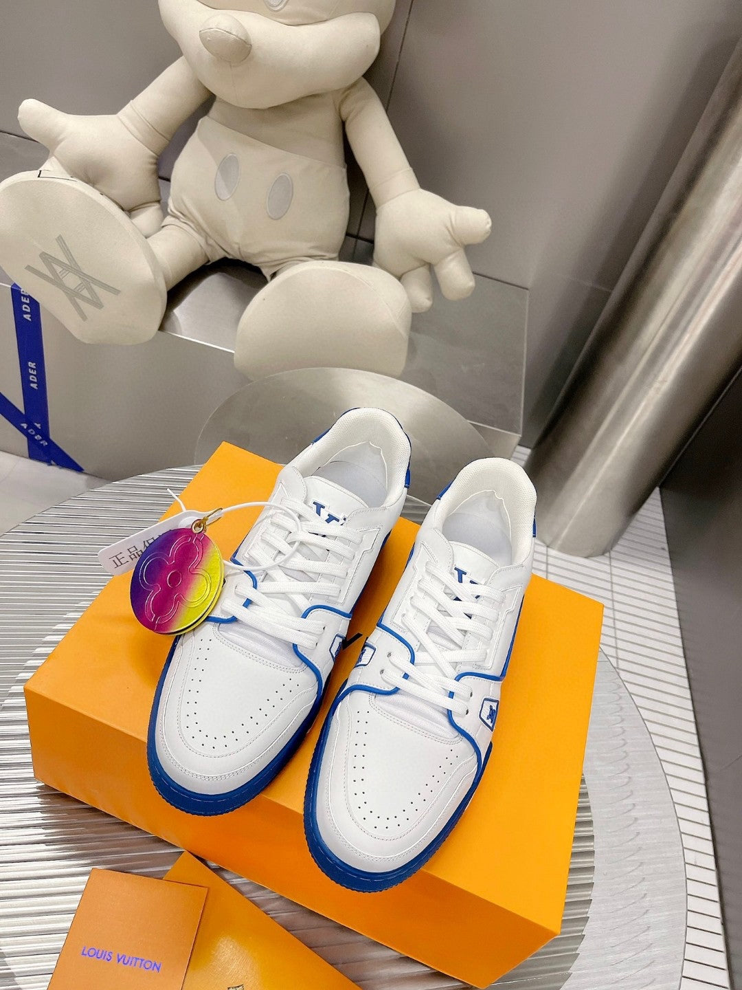 Sneakers