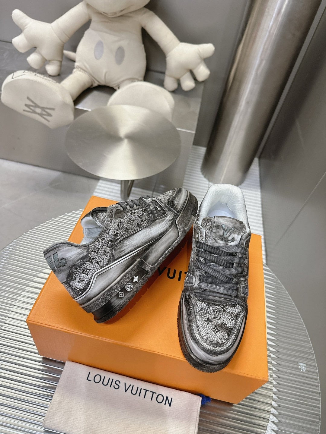Sneakers