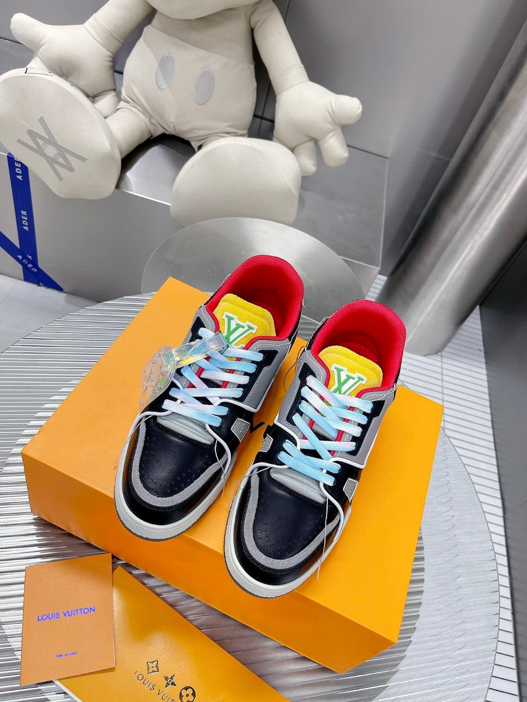 Sneakers
