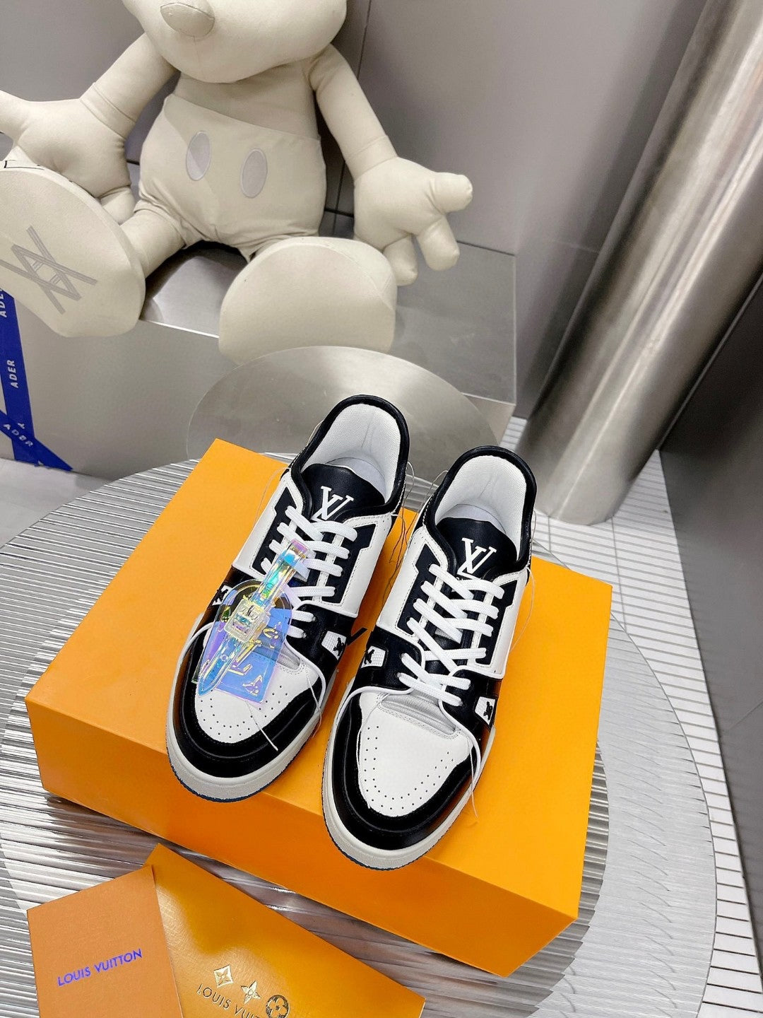 Sneakers