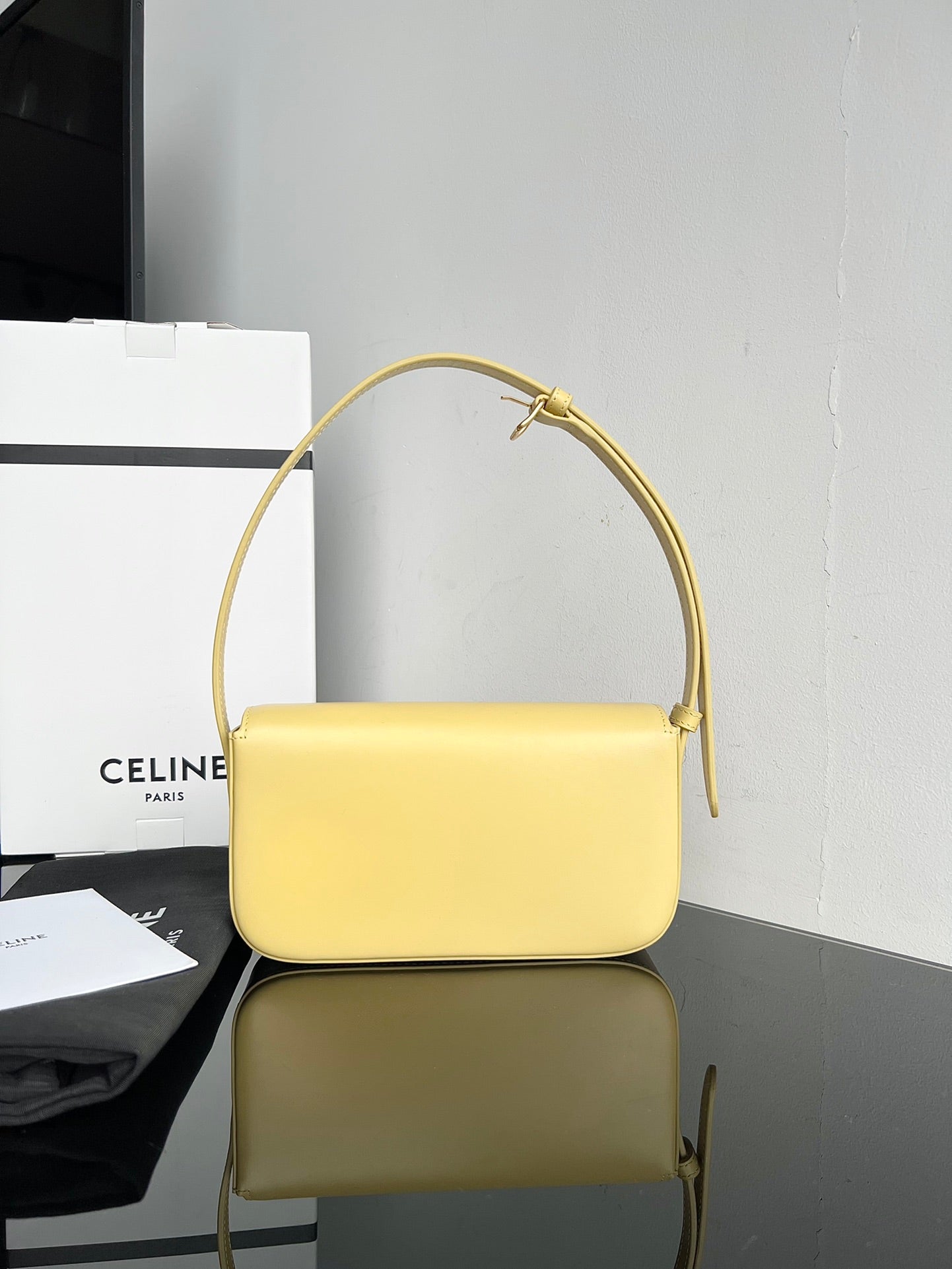 Handbag