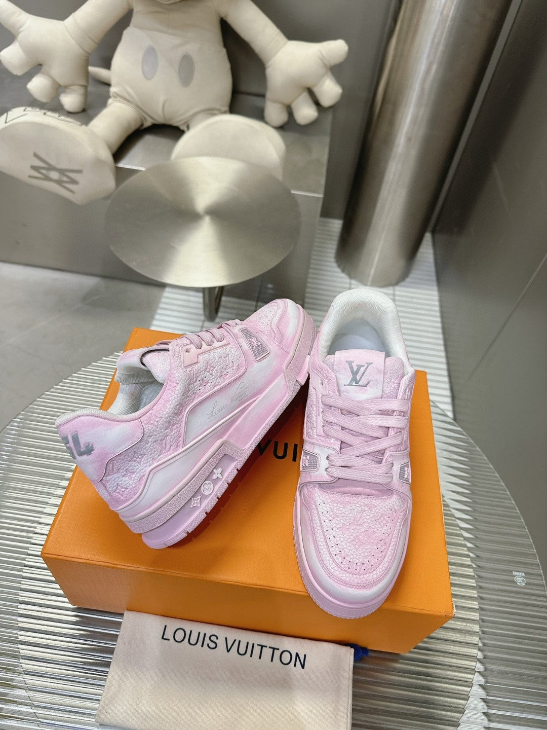 Sneakers