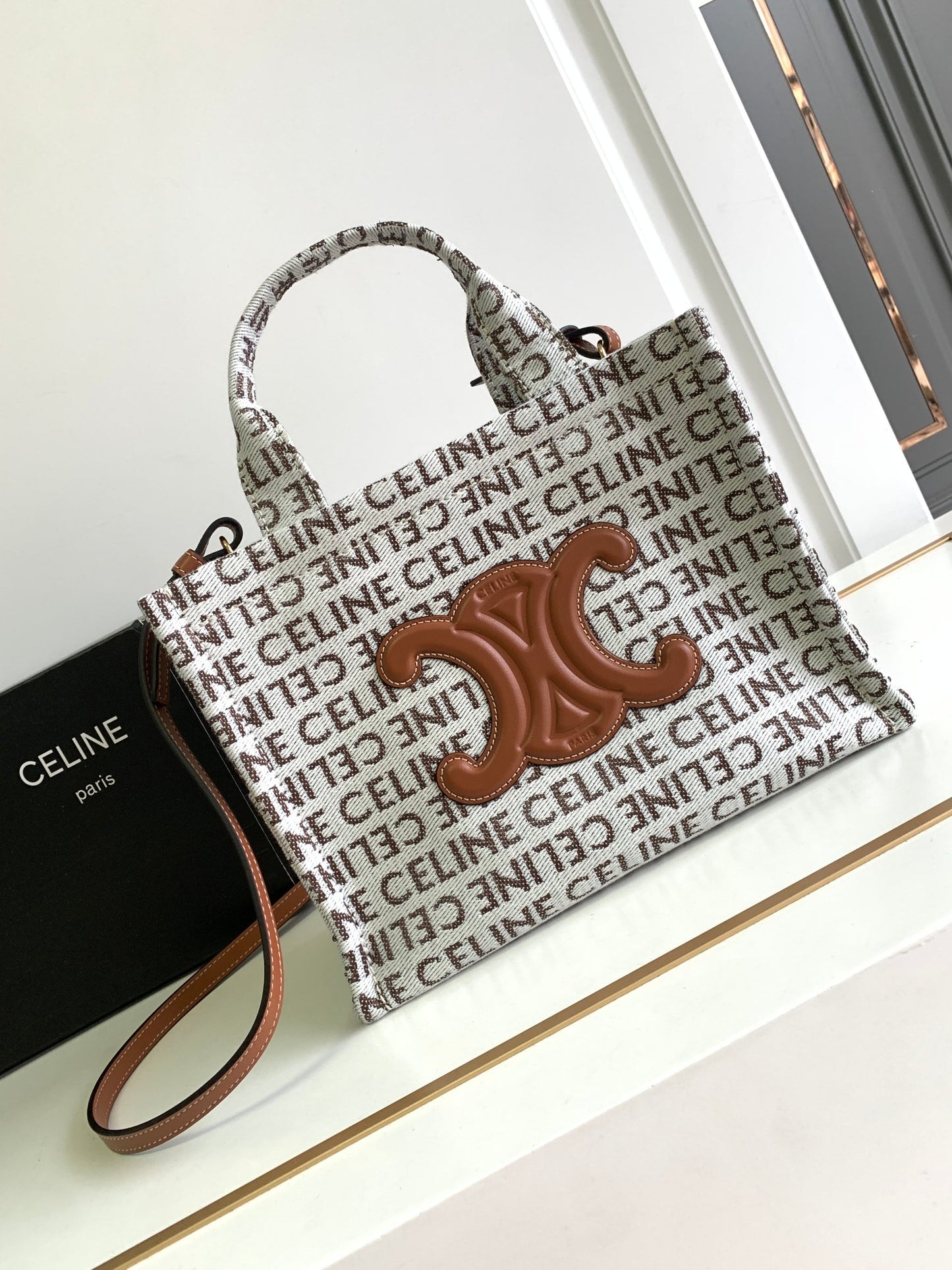 Handbag