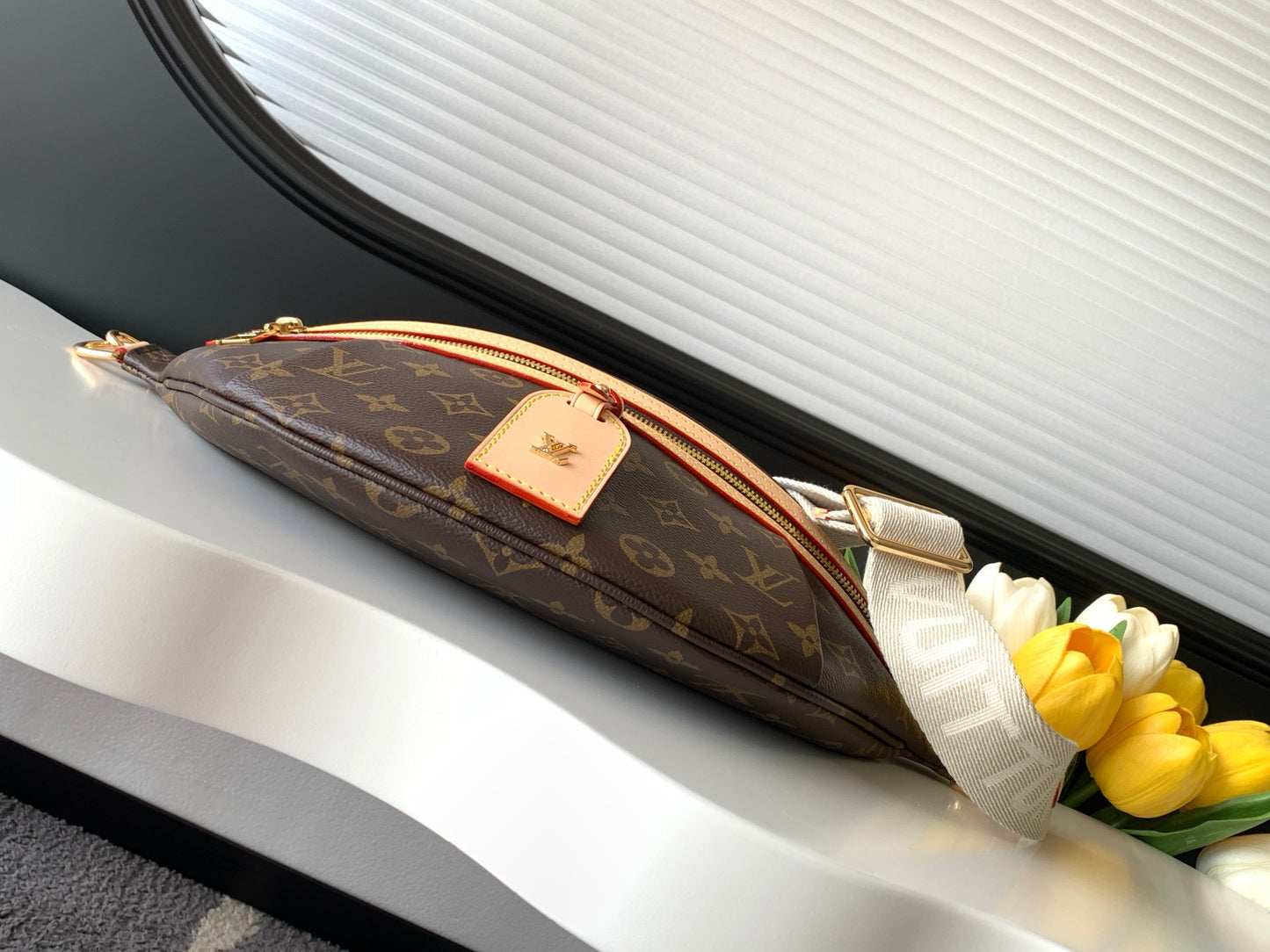 Handbag