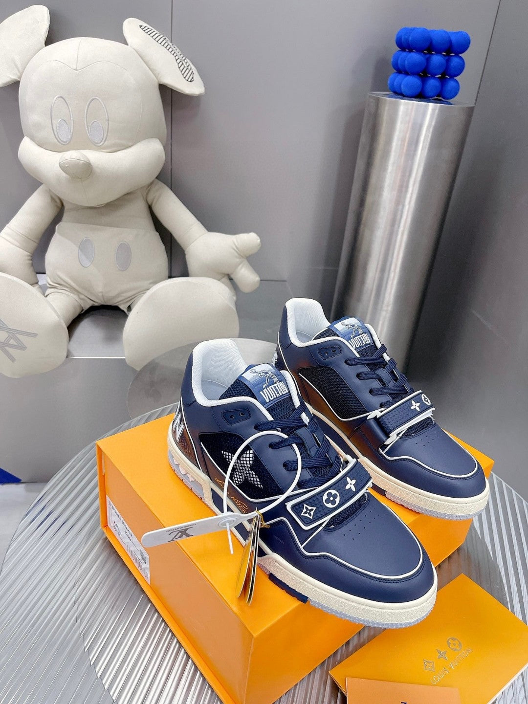 Sneakers