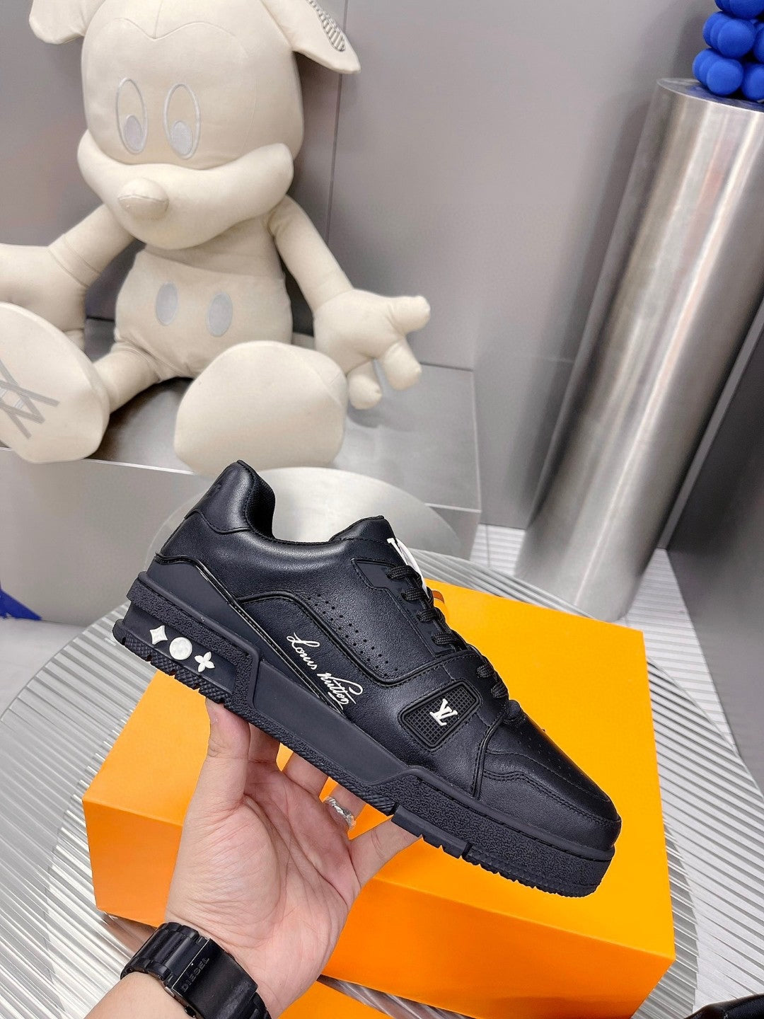 Sneakers