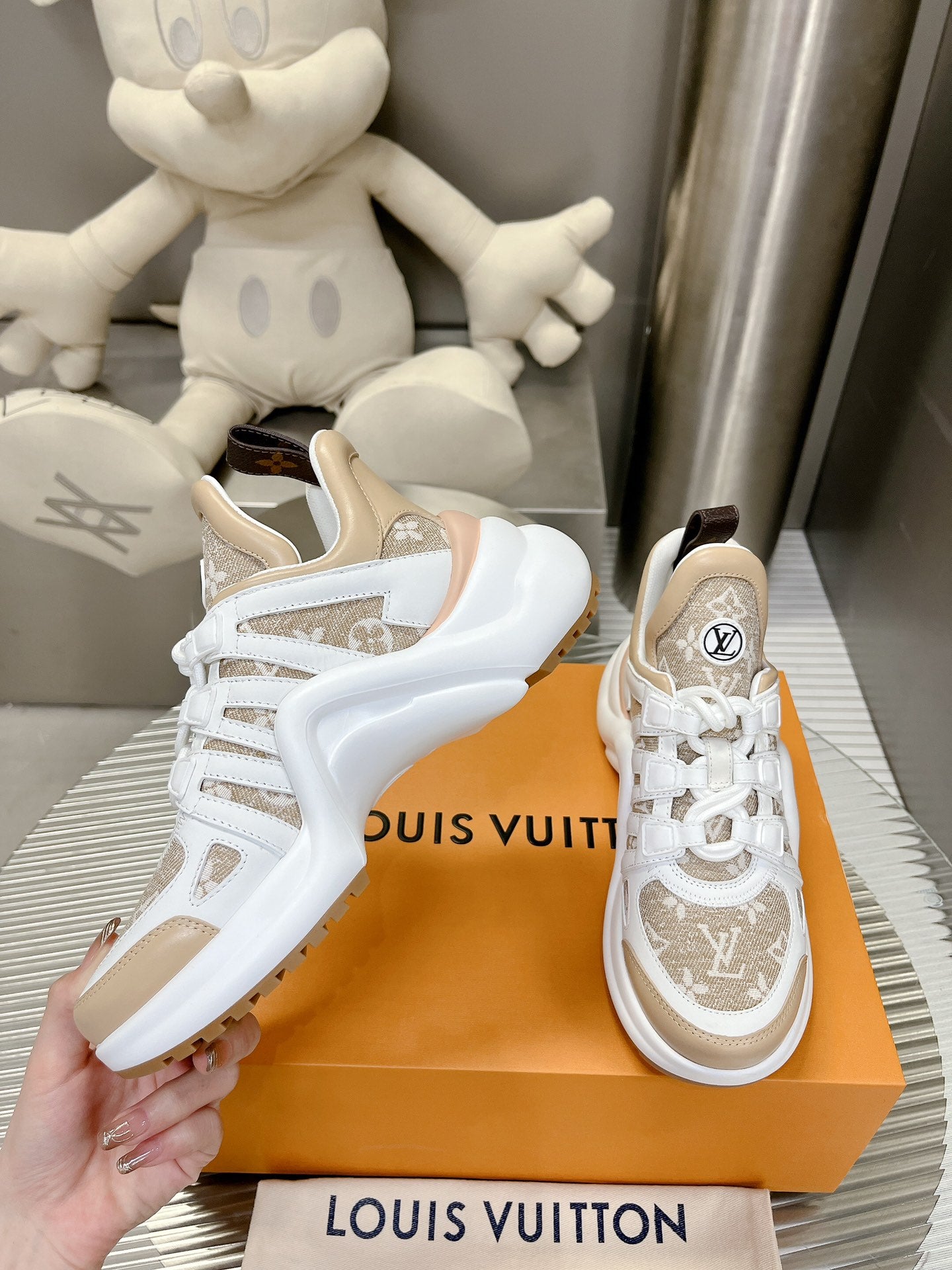 Sneakers