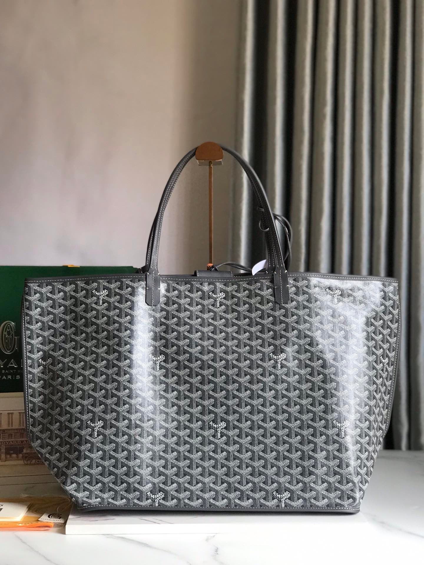 Handbag