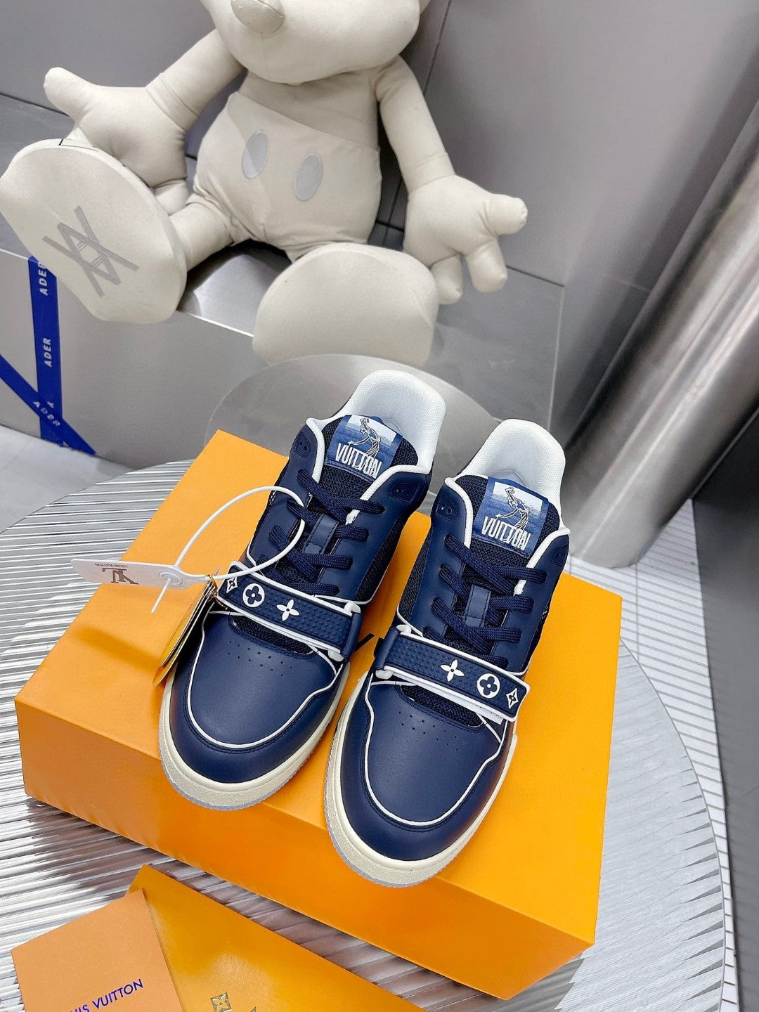 Sneakers