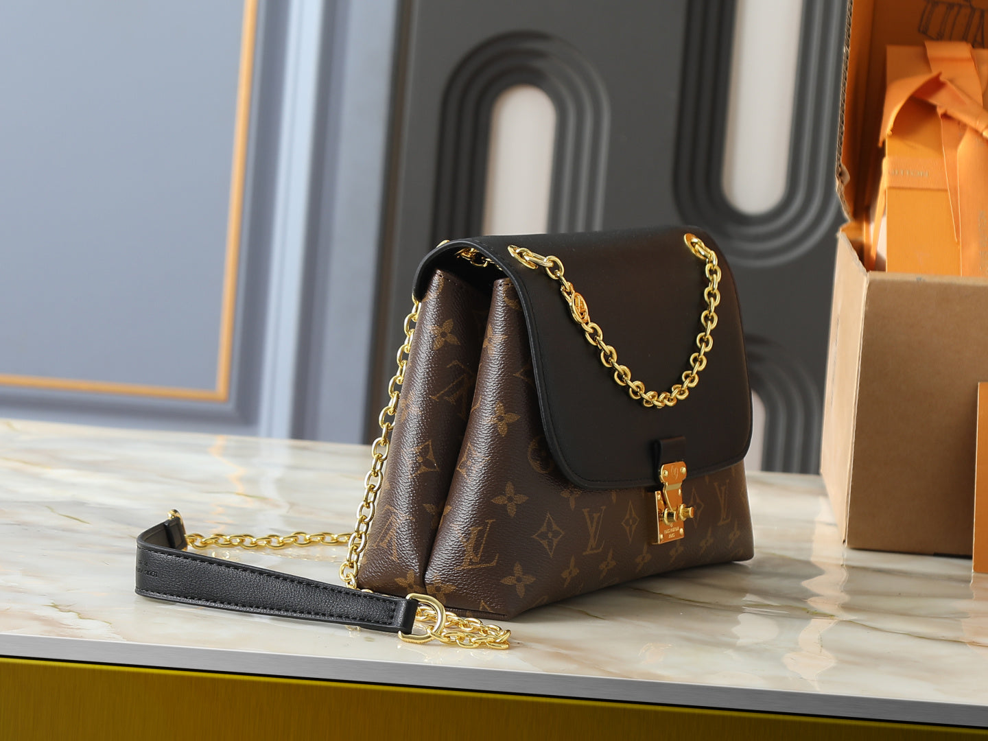 Handbag