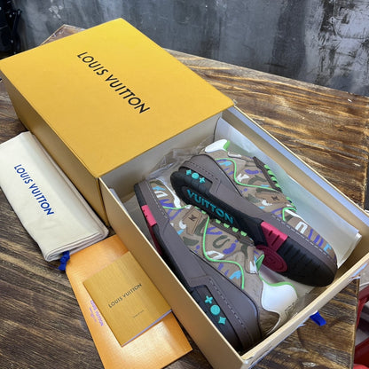Sneakers