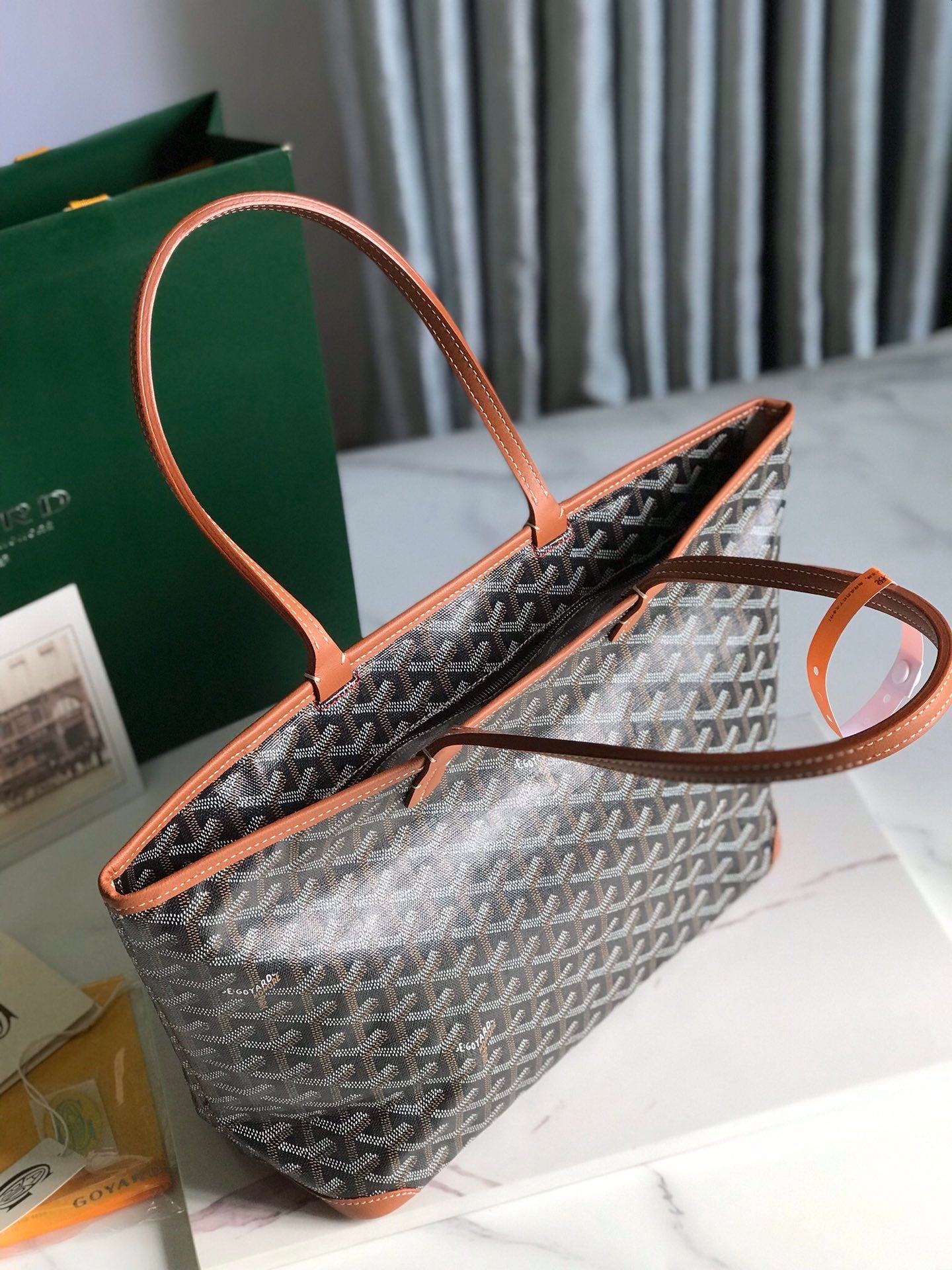 Handbag