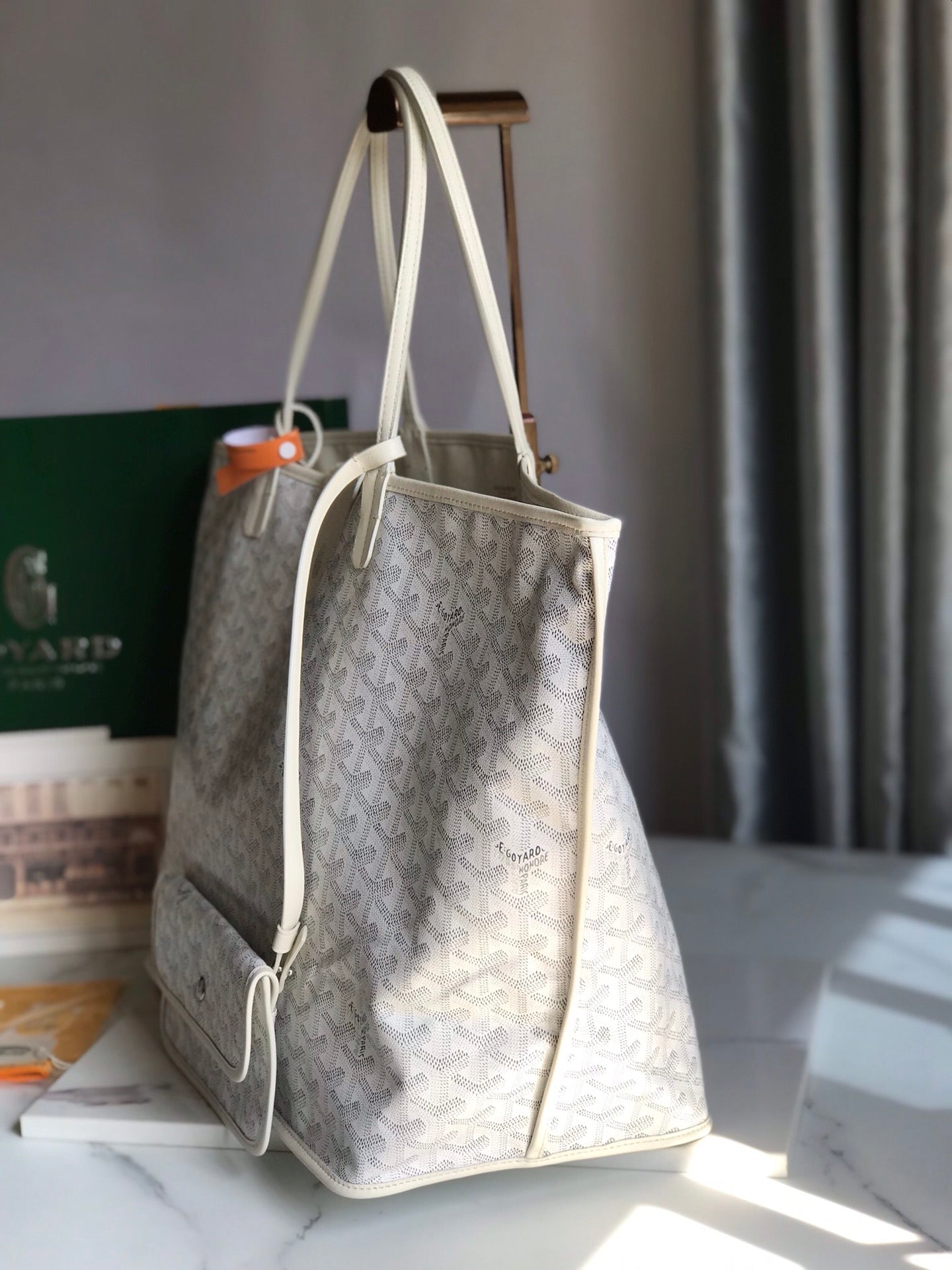 Handbag