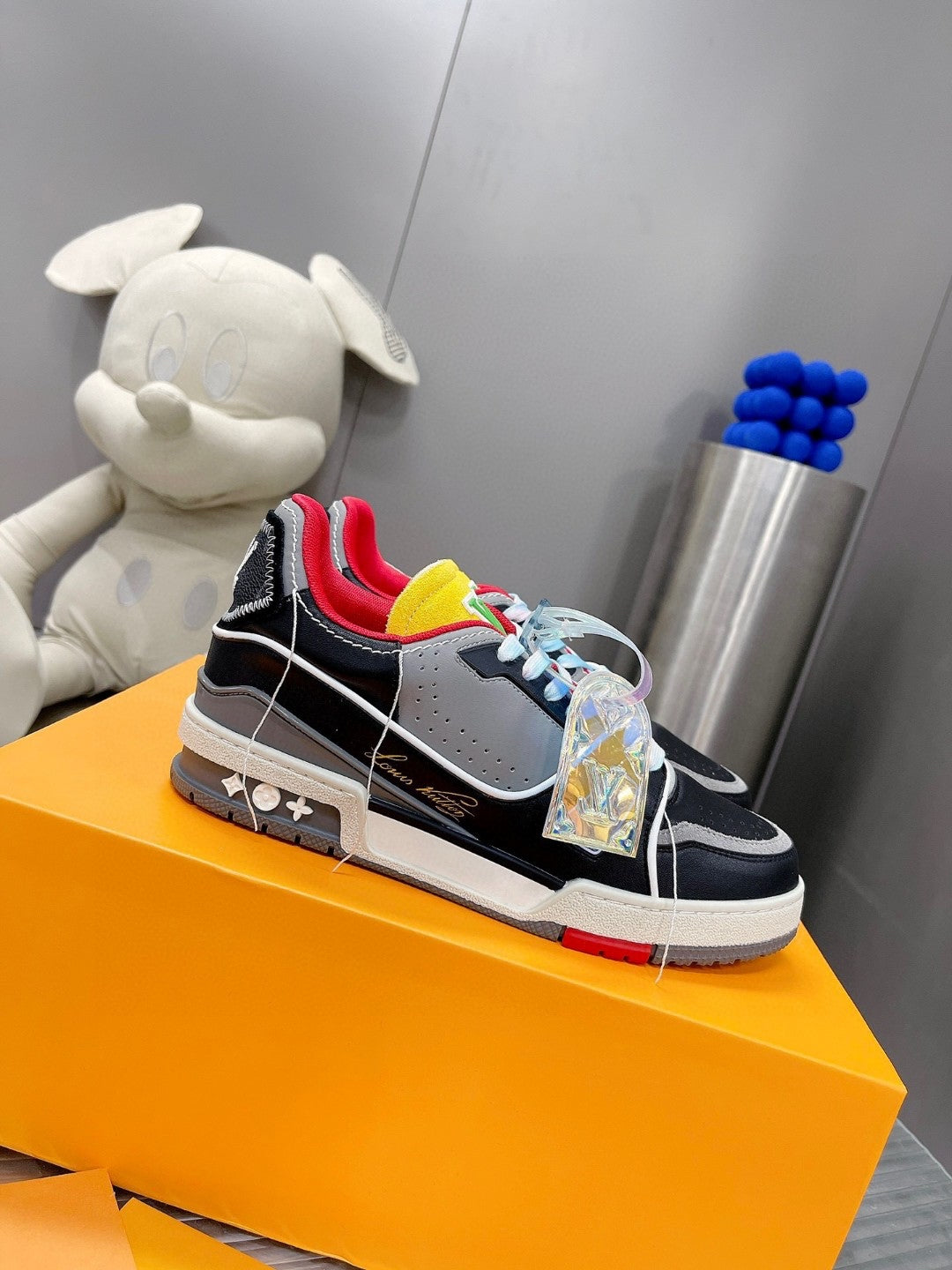 Sneakers