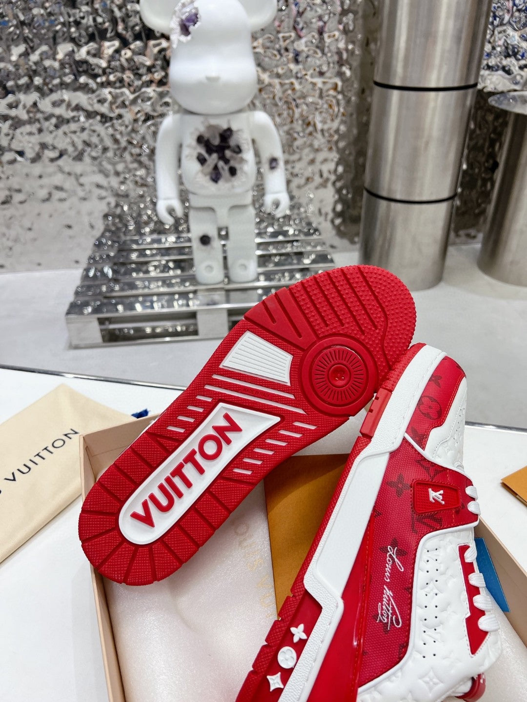 Sneakers
