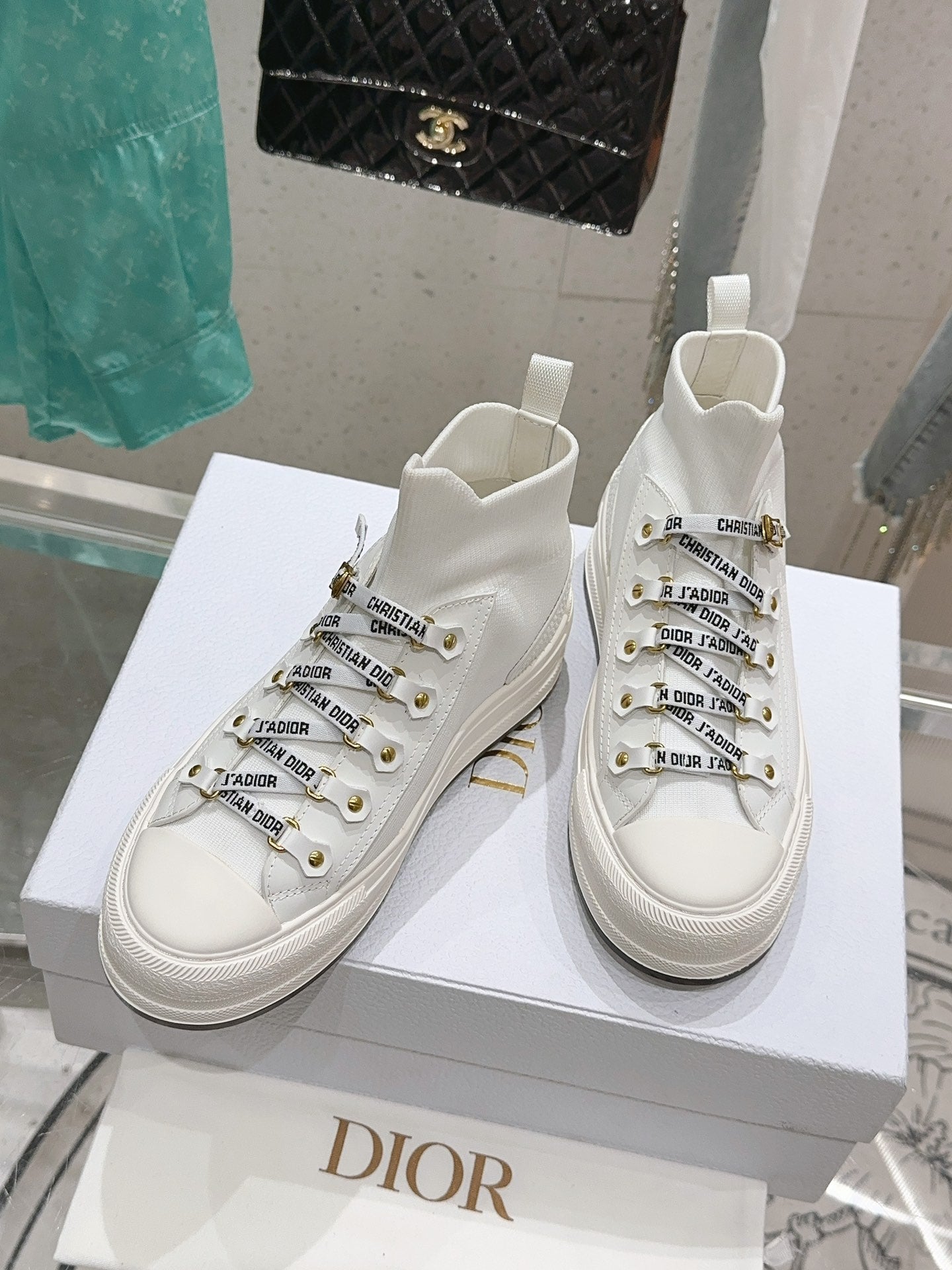 Sneakers