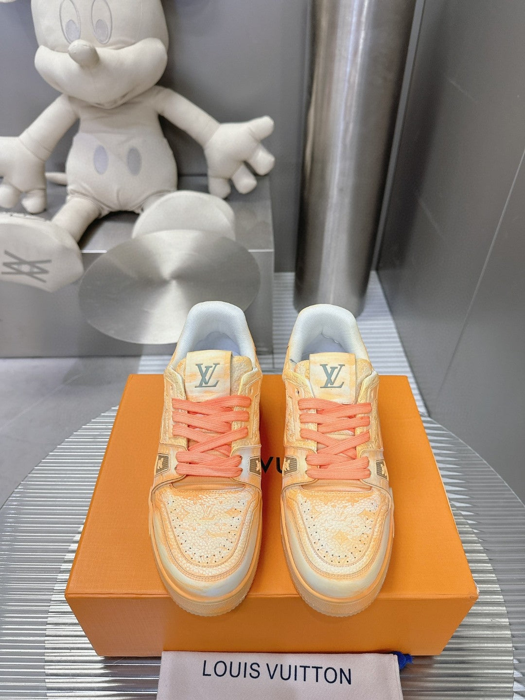 Sneakers