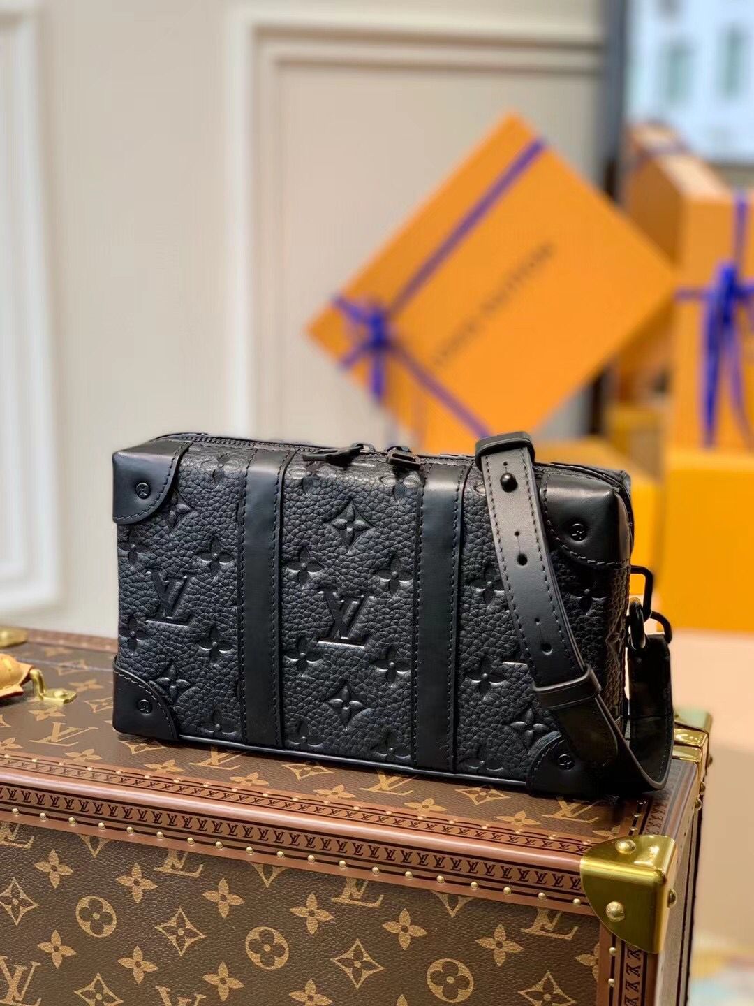 Handbag